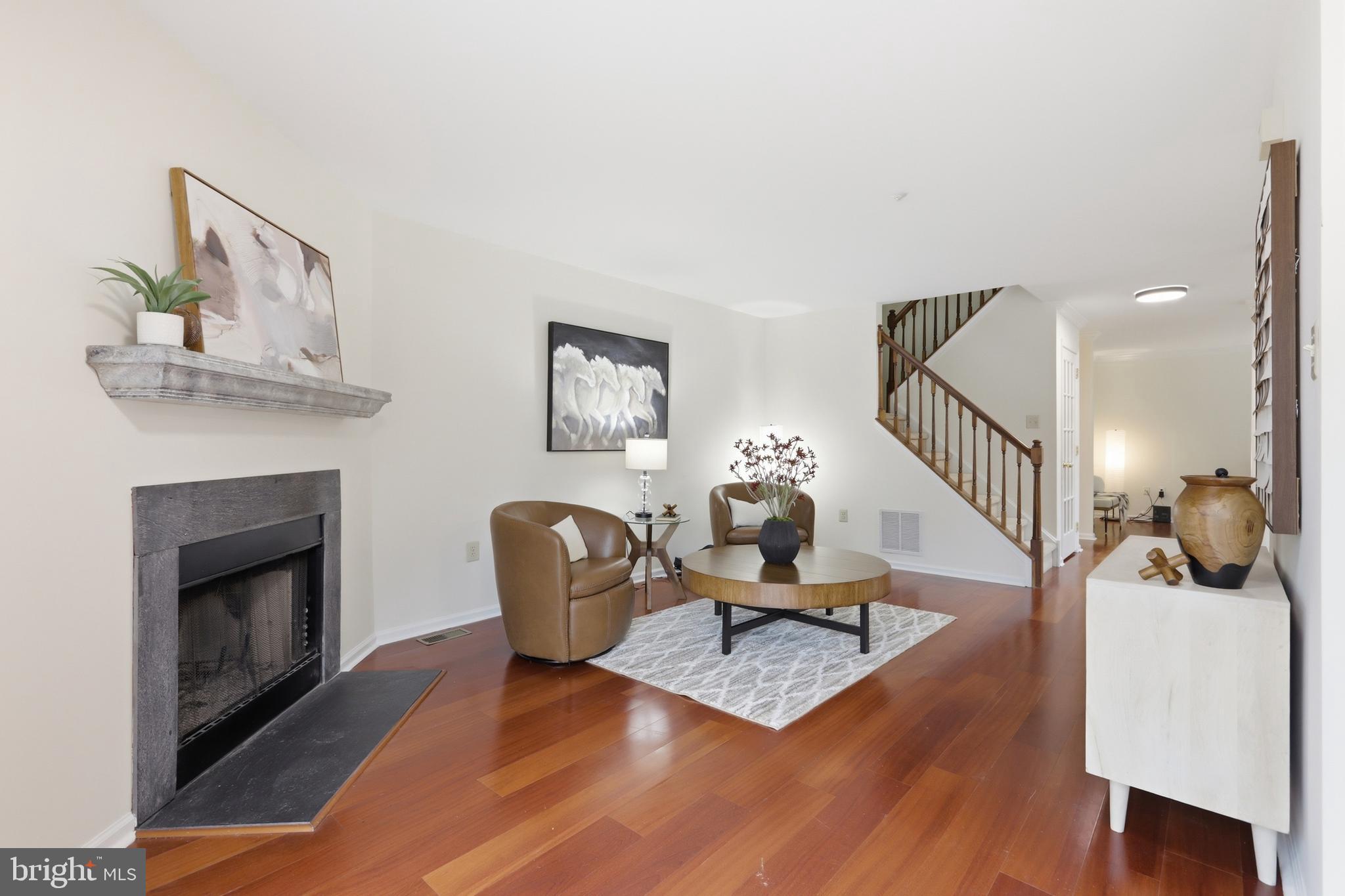 WARRINGTON HUNT - Residential