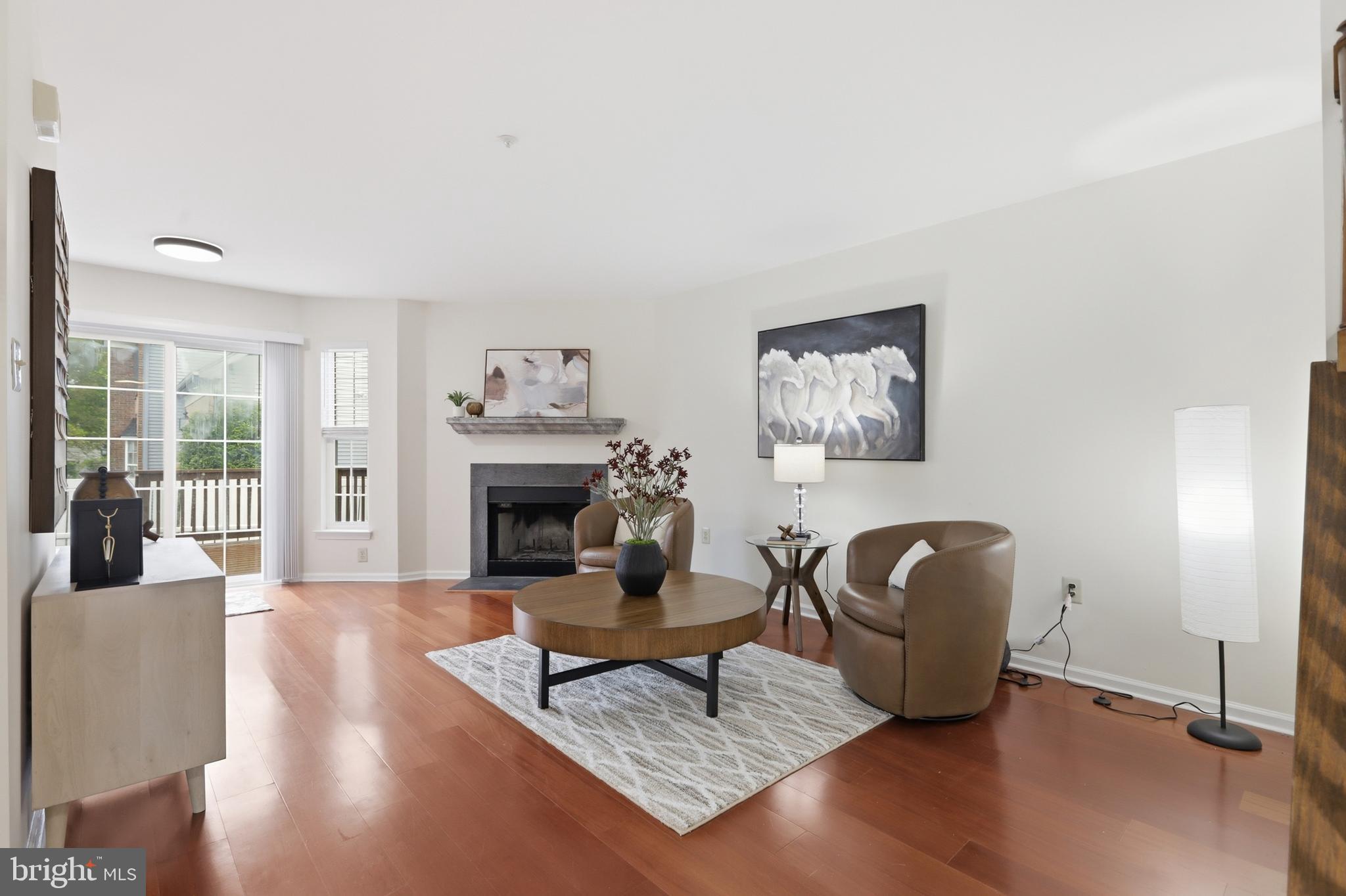 WARRINGTON HUNT - Residential