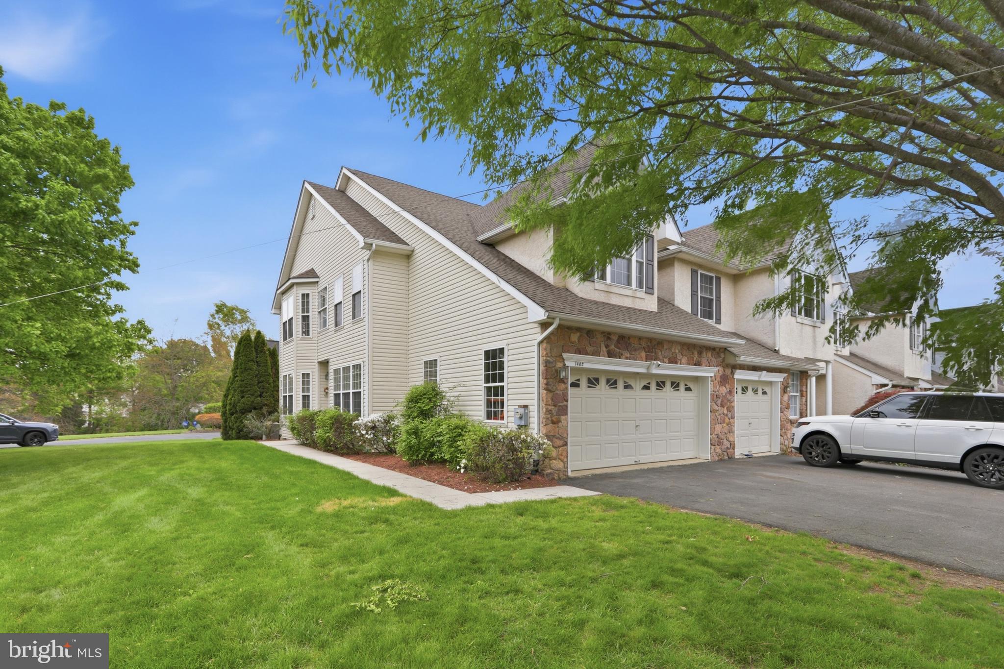 WARRINGTON HUNT - Residential