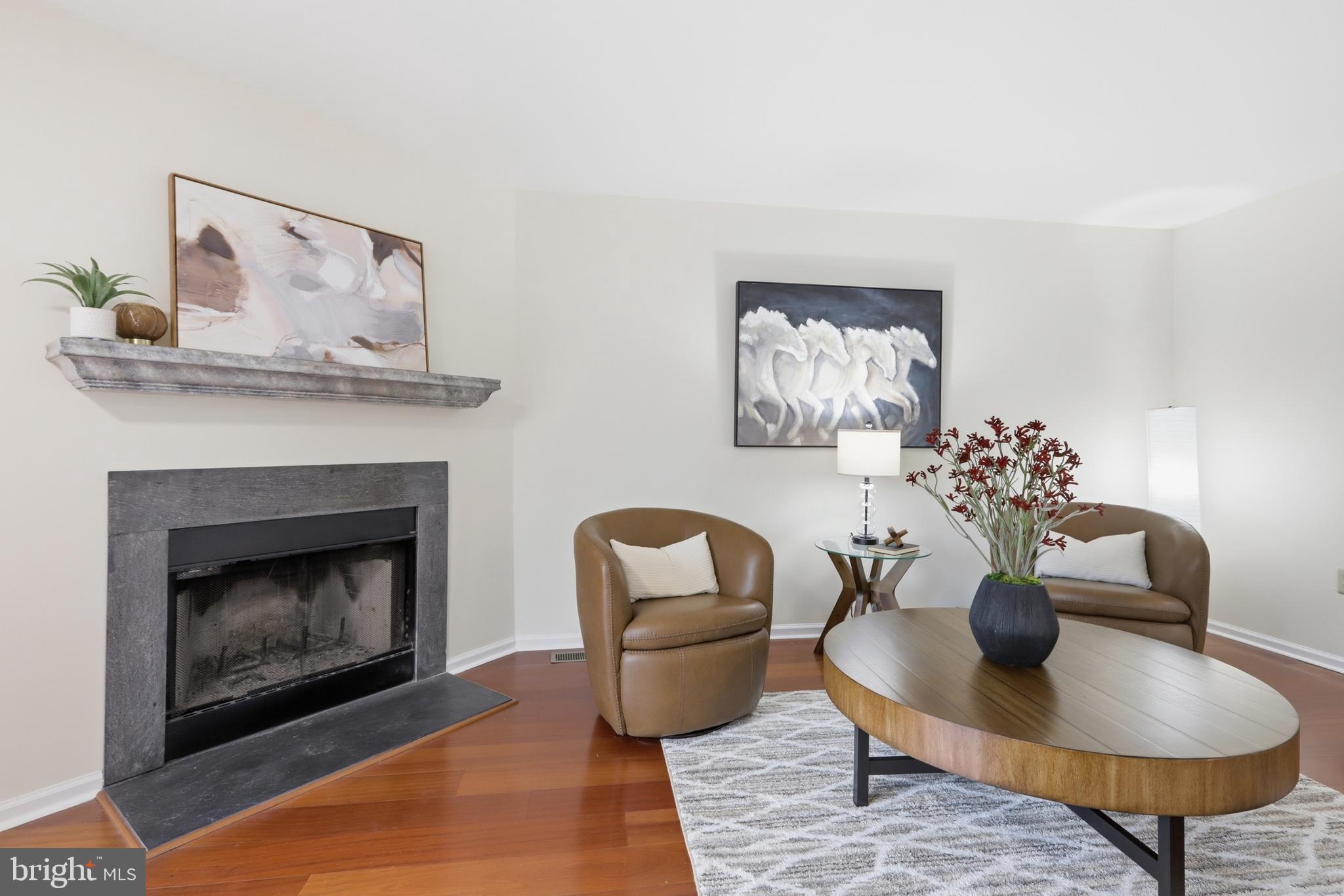 WARRINGTON HUNT - Residential
