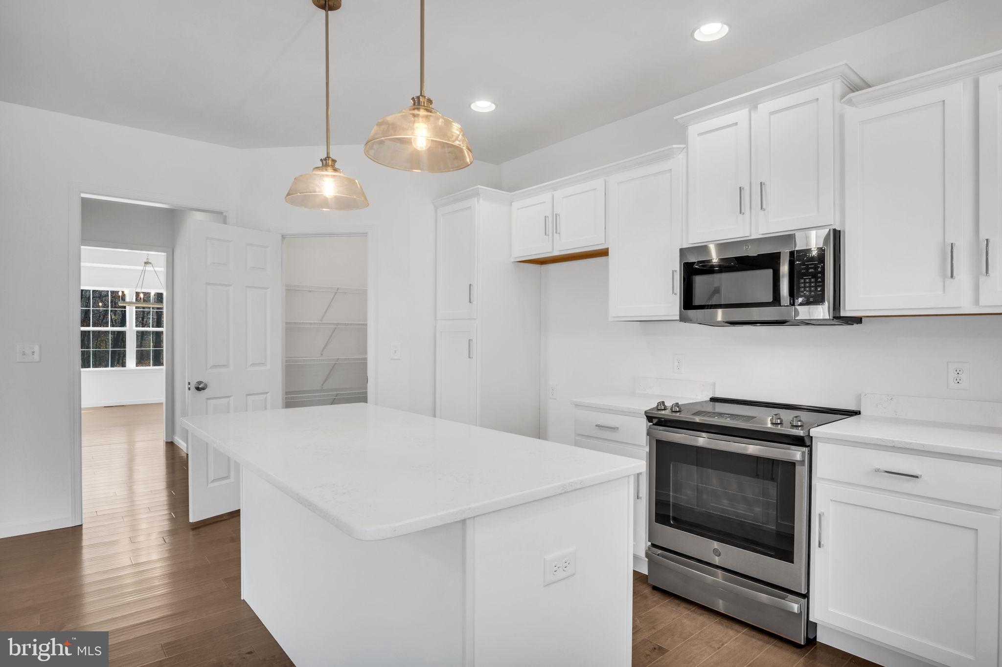 ROCKVILLE ESTATES - Residential