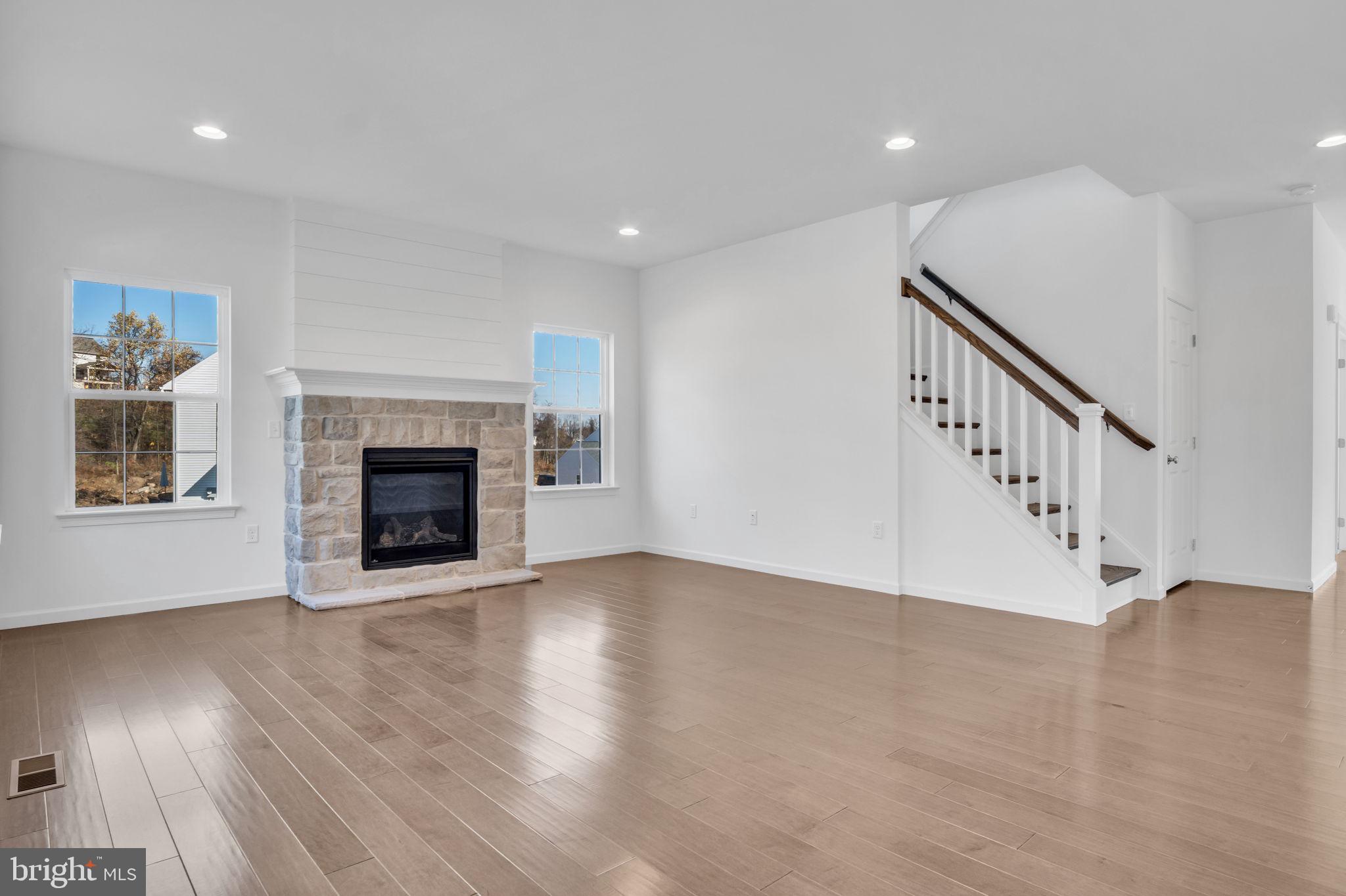 ROCKVILLE ESTATES - Residential