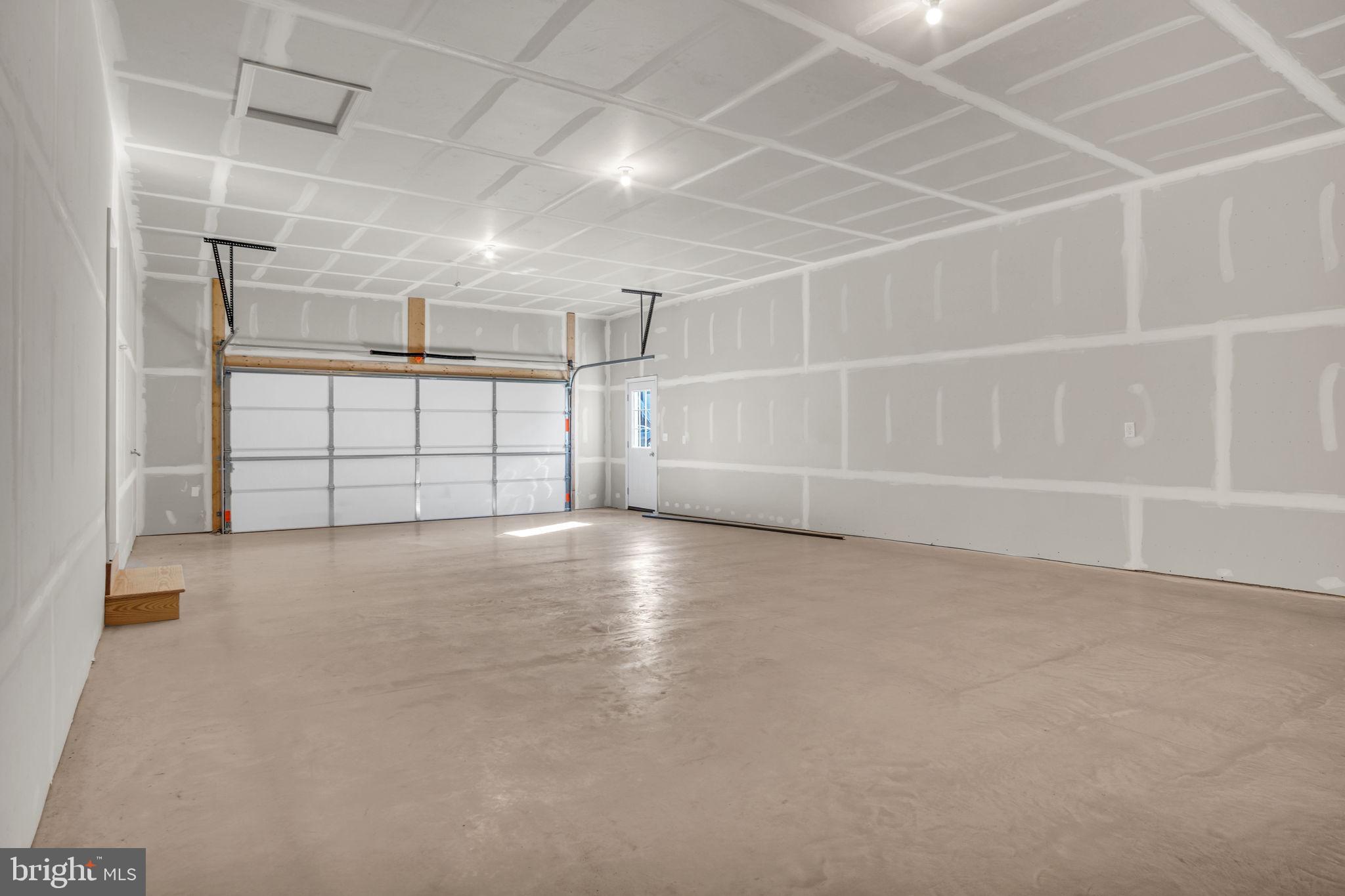 ROCKVILLE ESTATES - Residential