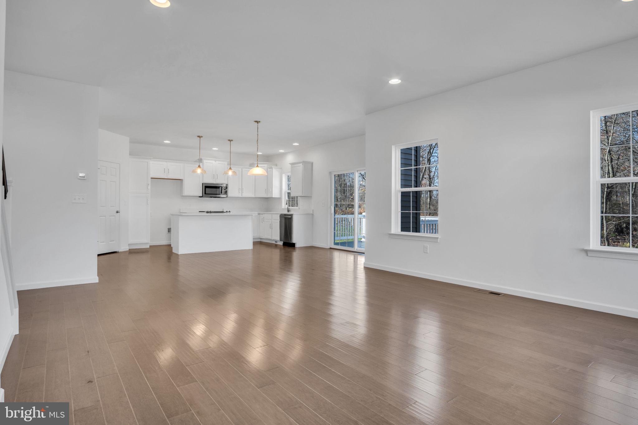 ROCKVILLE ESTATES - Residential