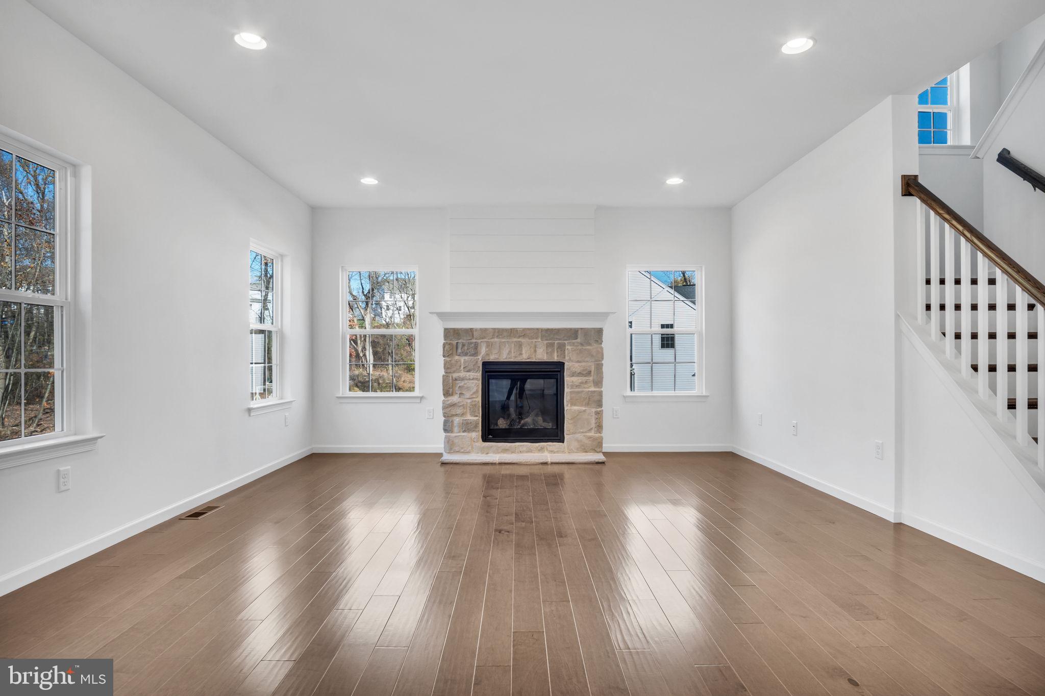 ROCKVILLE ESTATES - Residential