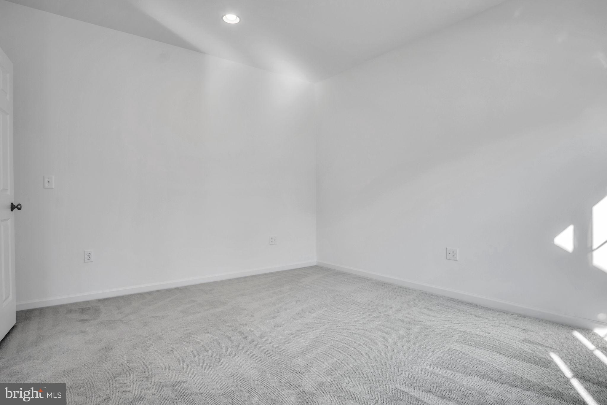 ROCKVILLE ESTATES - Residential