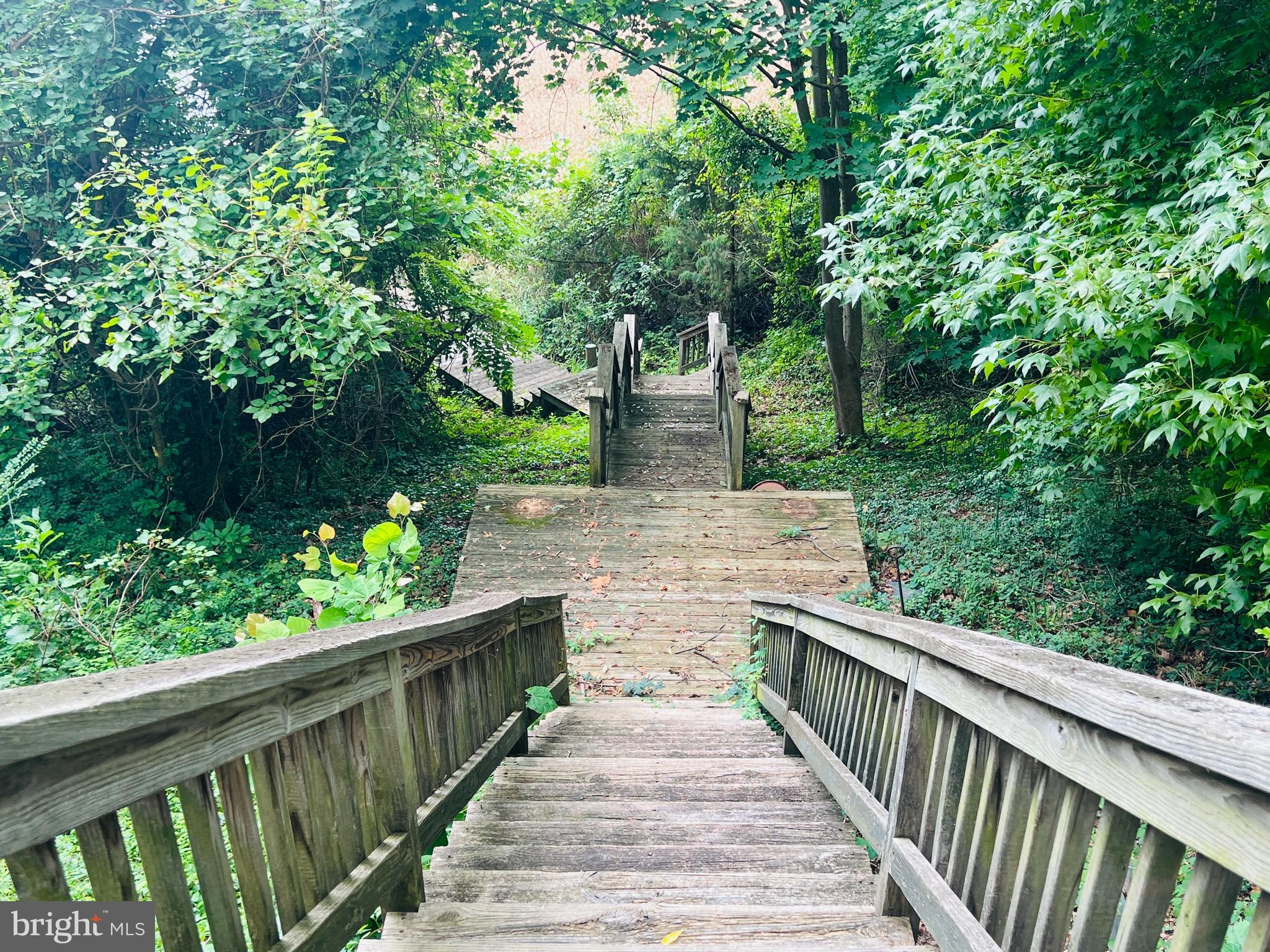 LONGVIEW ON MAGOTHY - Residential