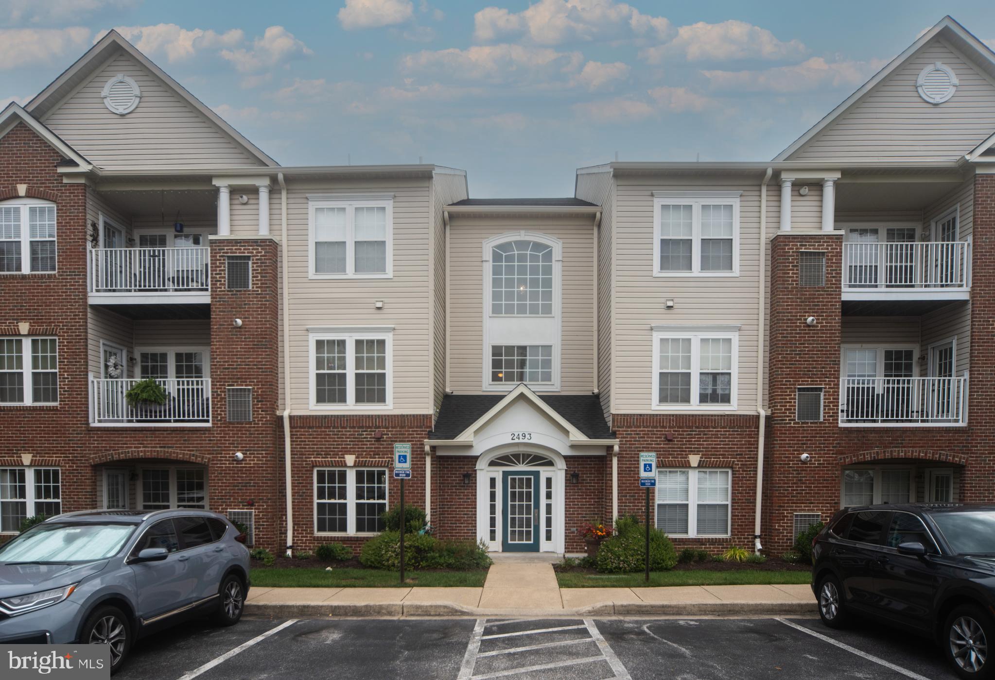 2493 AMBER ORCHARD COURT E 101