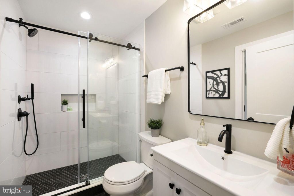 listing image 106