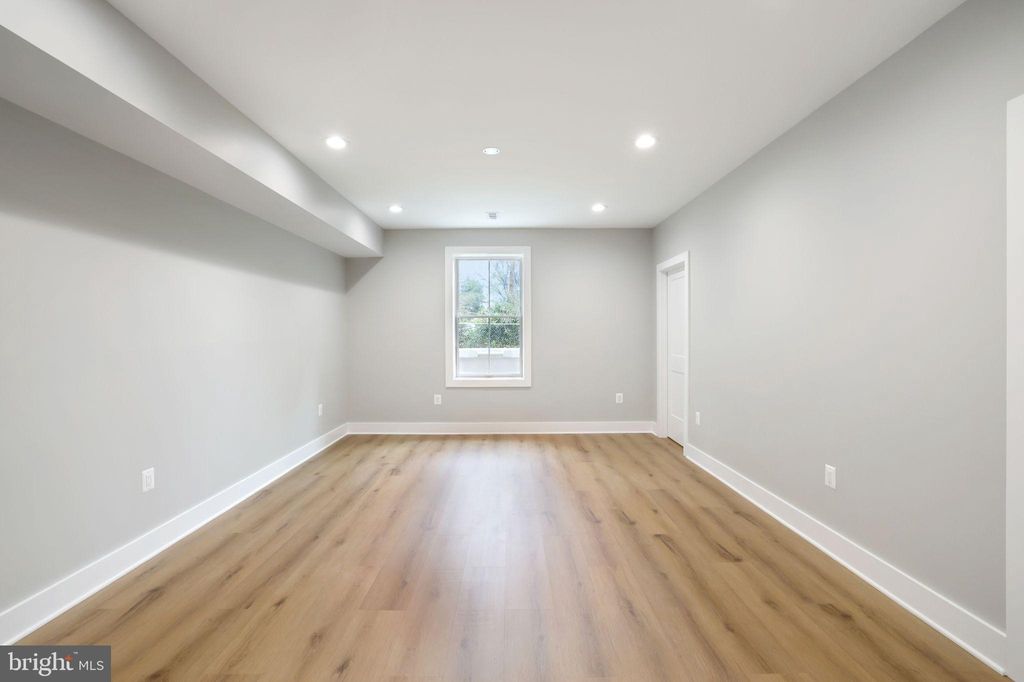 listing image 103