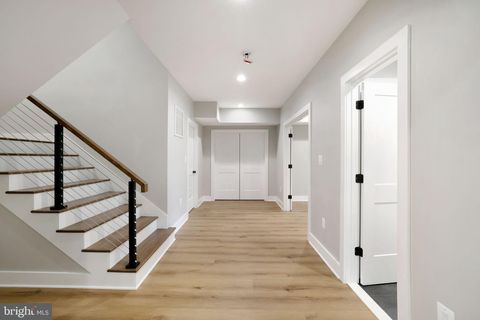 listing image 90
