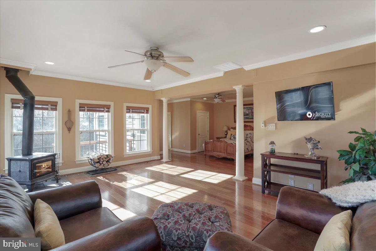 OAK LANE ESTATES - Residential