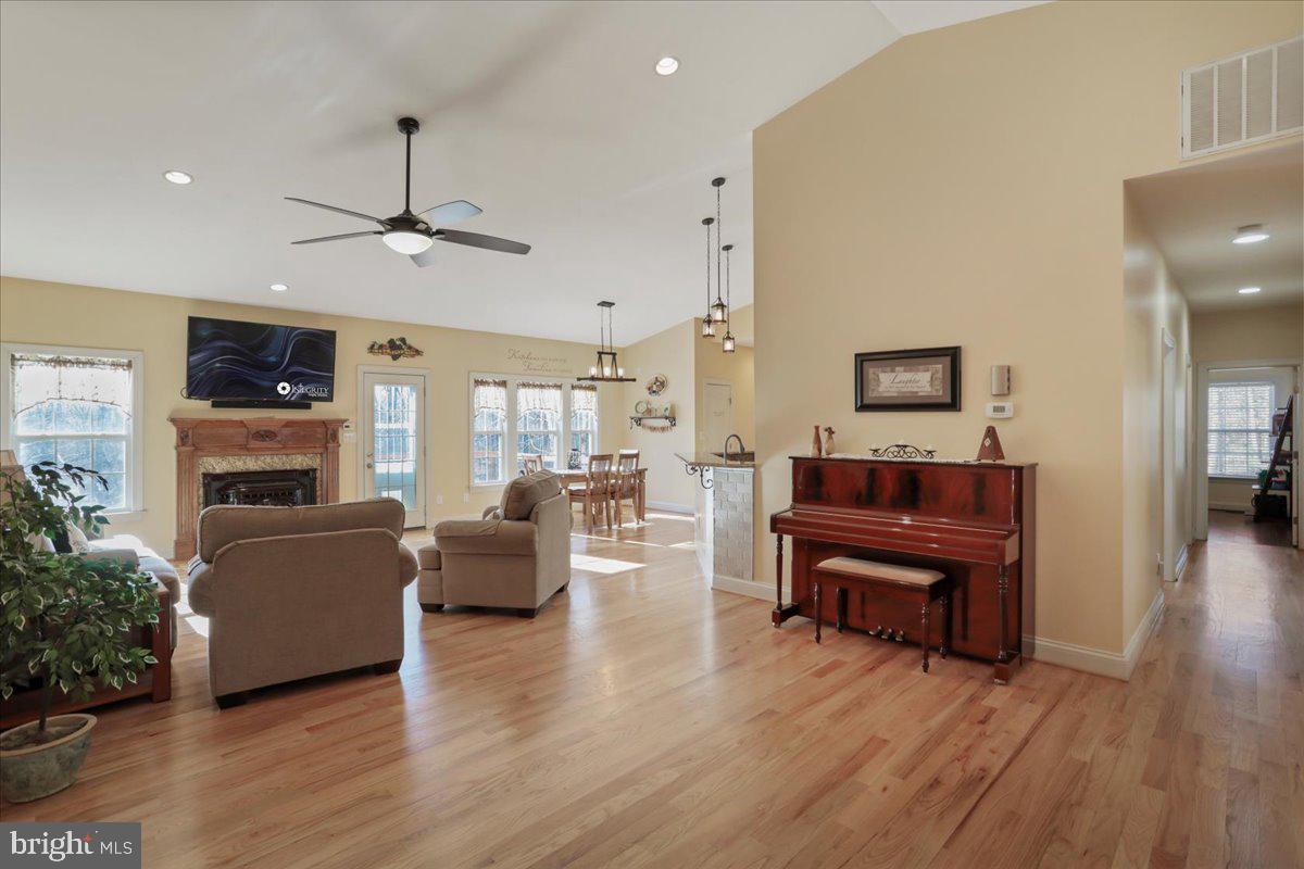 OAK LANE ESTATES - Residential