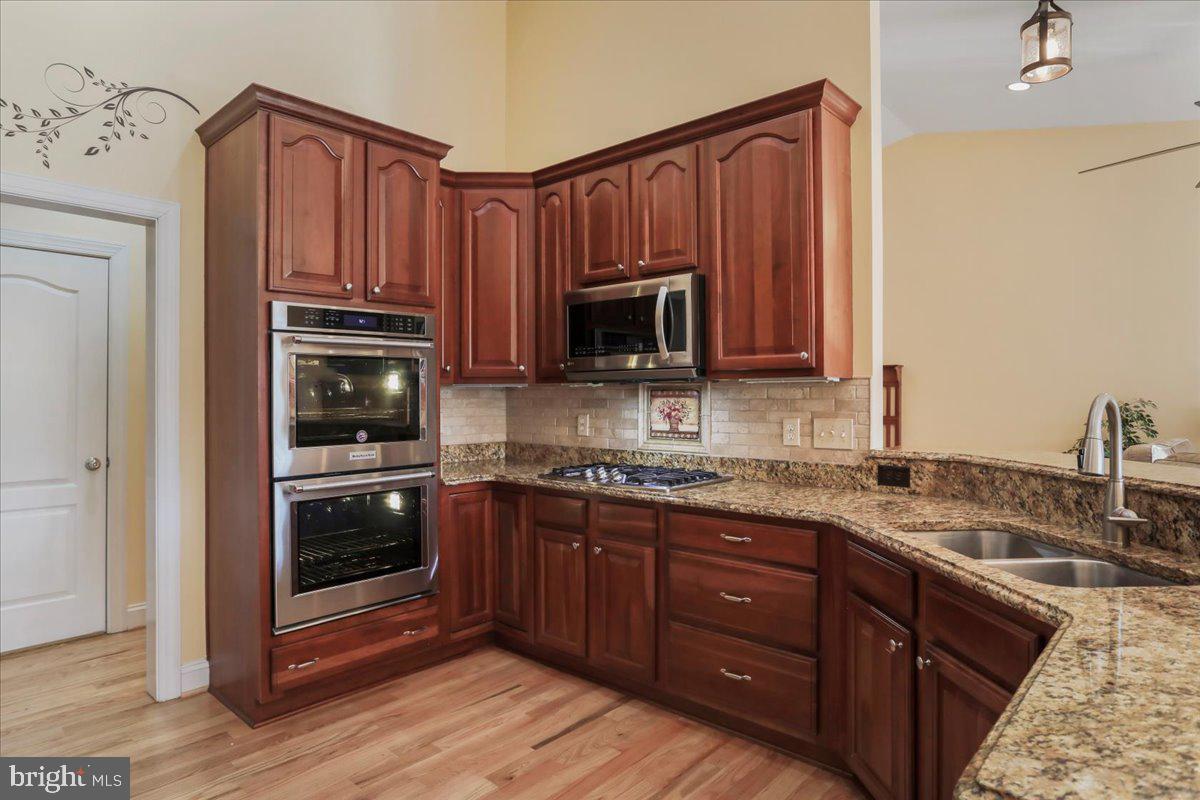 OAK LANE ESTATES - Residential