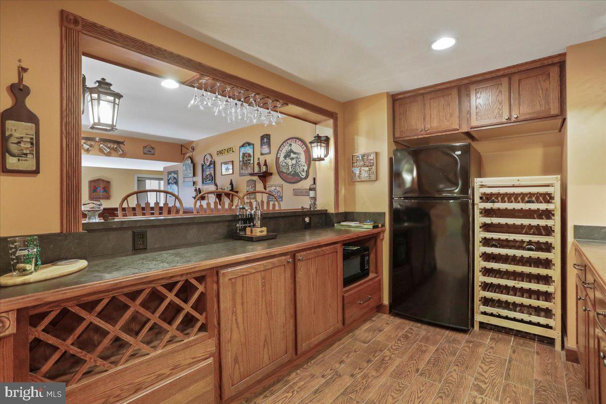 OAK LANE ESTATES - Residential