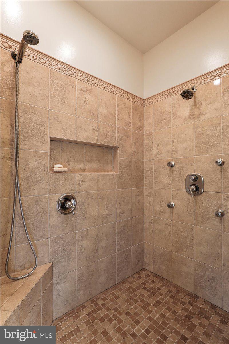 OAK LANE ESTATES - Residential