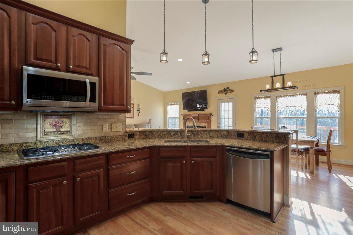 OAK LANE ESTATES - Residential