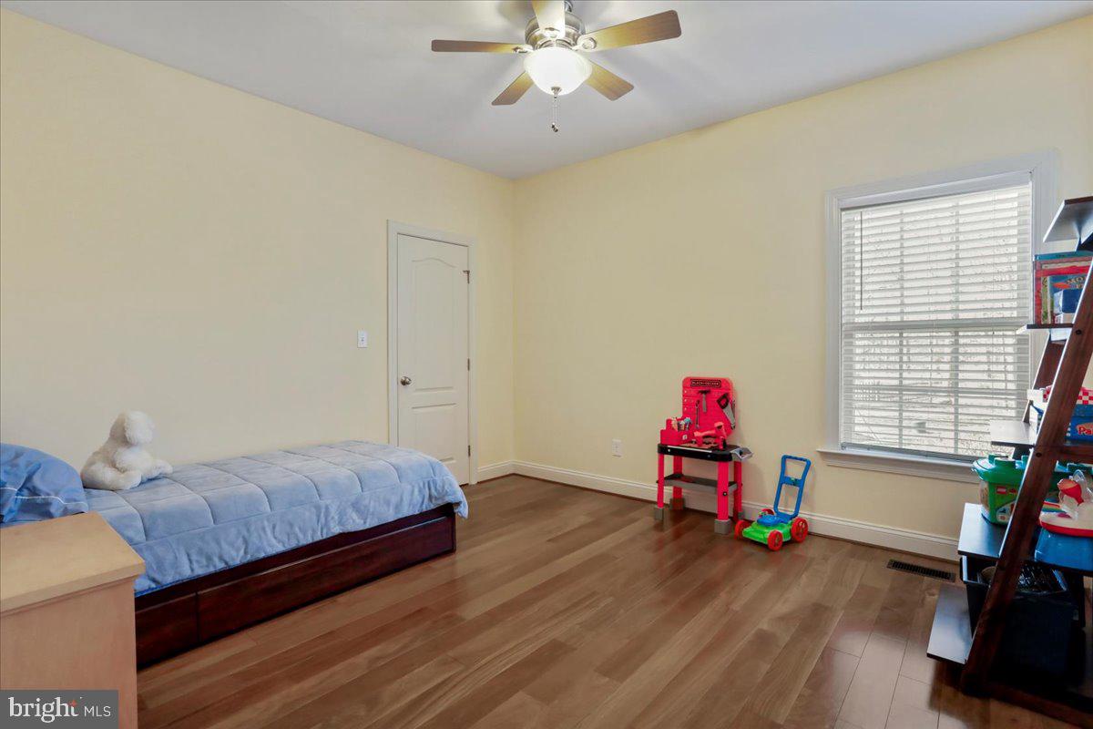 OAK LANE ESTATES - Residential