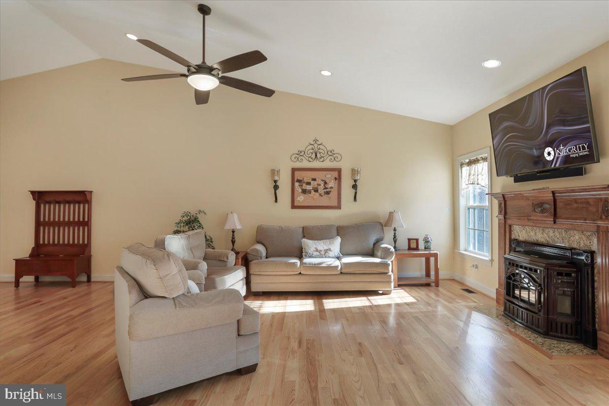 OAK LANE ESTATES - Residential