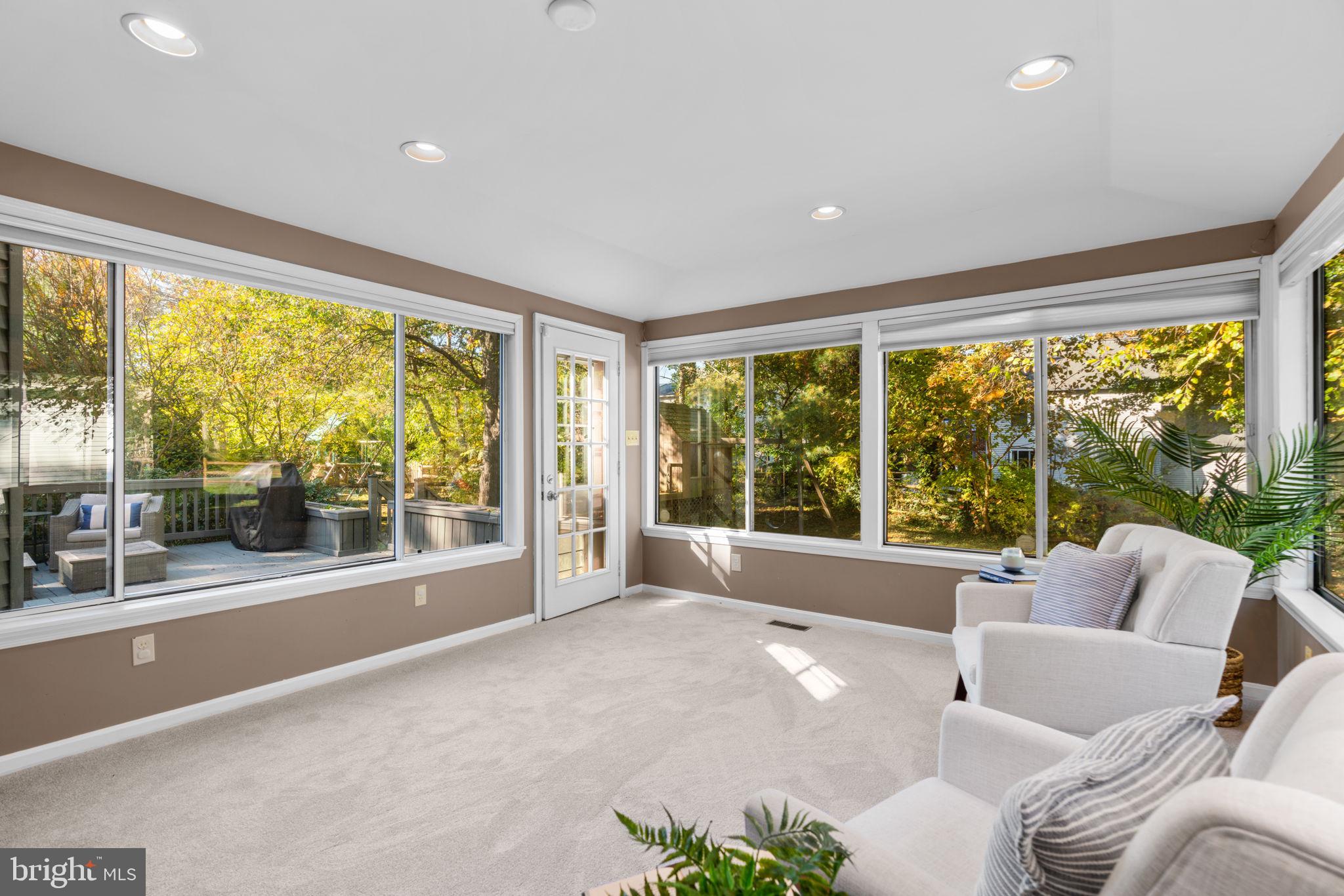 HUNT MEADOW - Residential