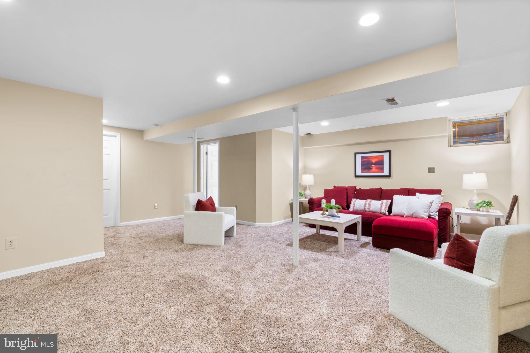 HUNT MEADOW - Residential