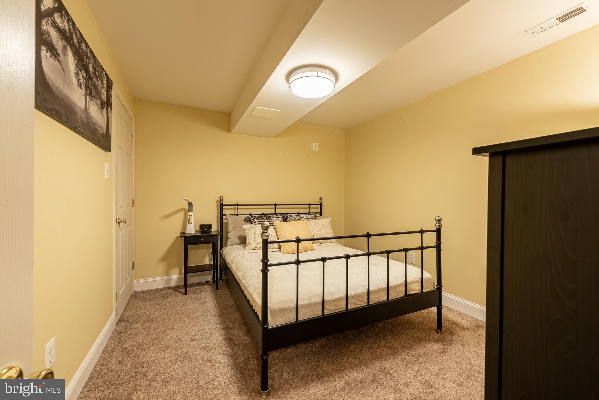 SHERLOCK HOLMES ESTATES - Residential