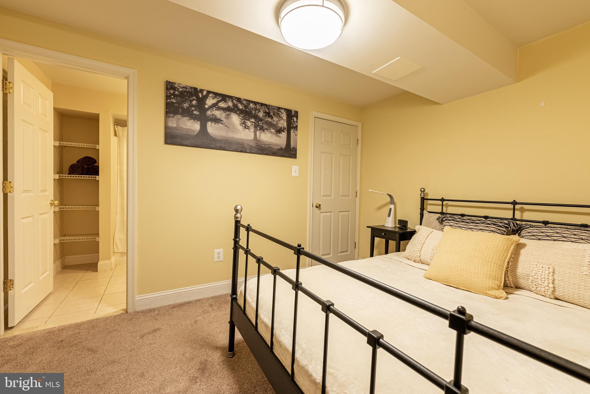 SHERLOCK HOLMES ESTATES - Residential