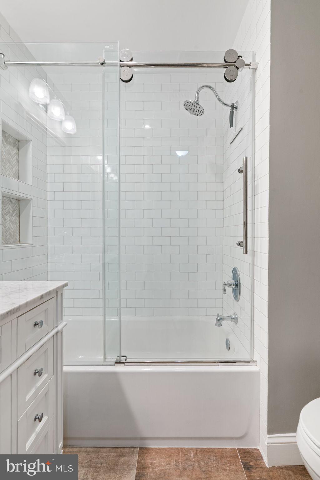 WOODLYNNE COMMUNITY - Residential