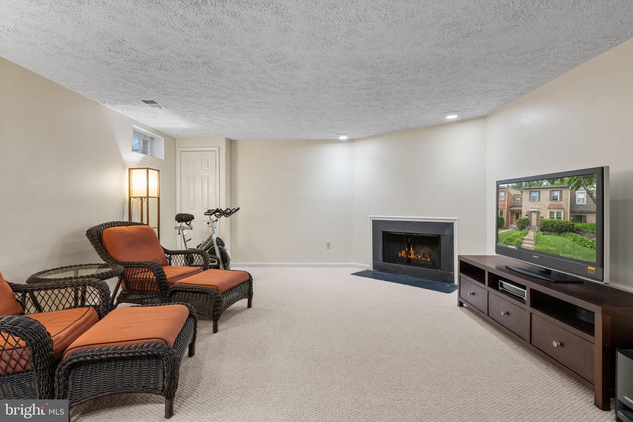 WOODLYNNE COMMUNITY - Residential