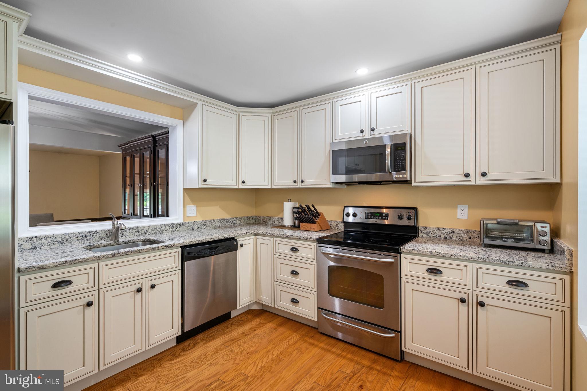 WOODLYNNE COMMUNITY - Residential