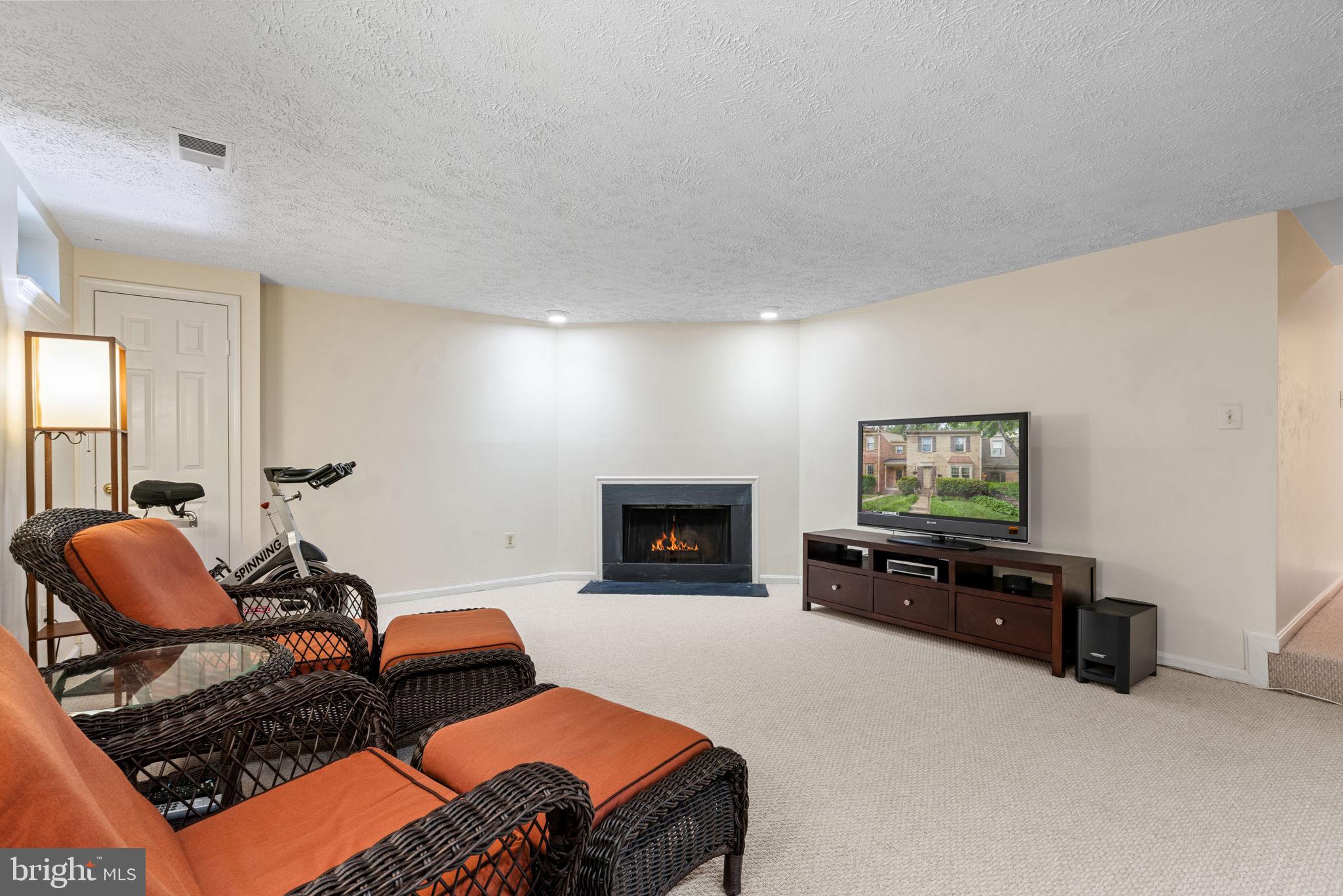 WOODLYNNE COMMUNITY - Residential