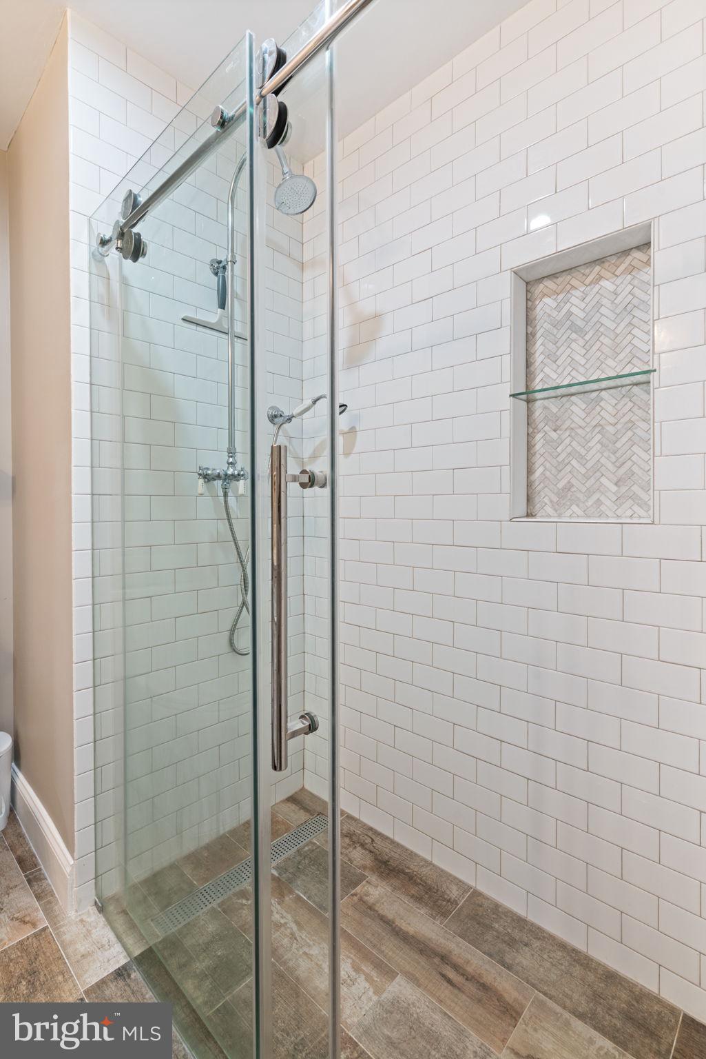 WOODLYNNE COMMUNITY - Residential