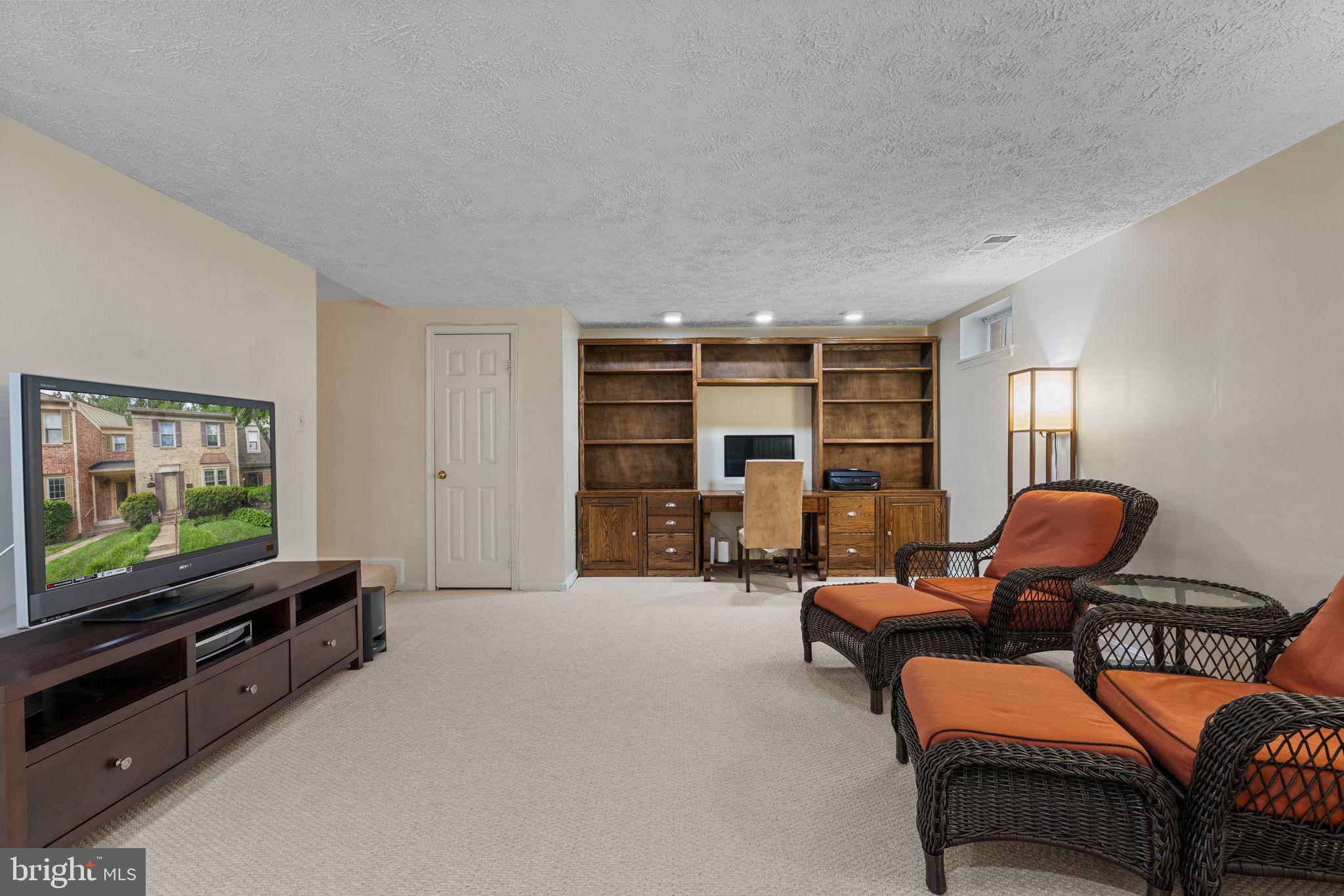 WOODLYNNE COMMUNITY - Residential