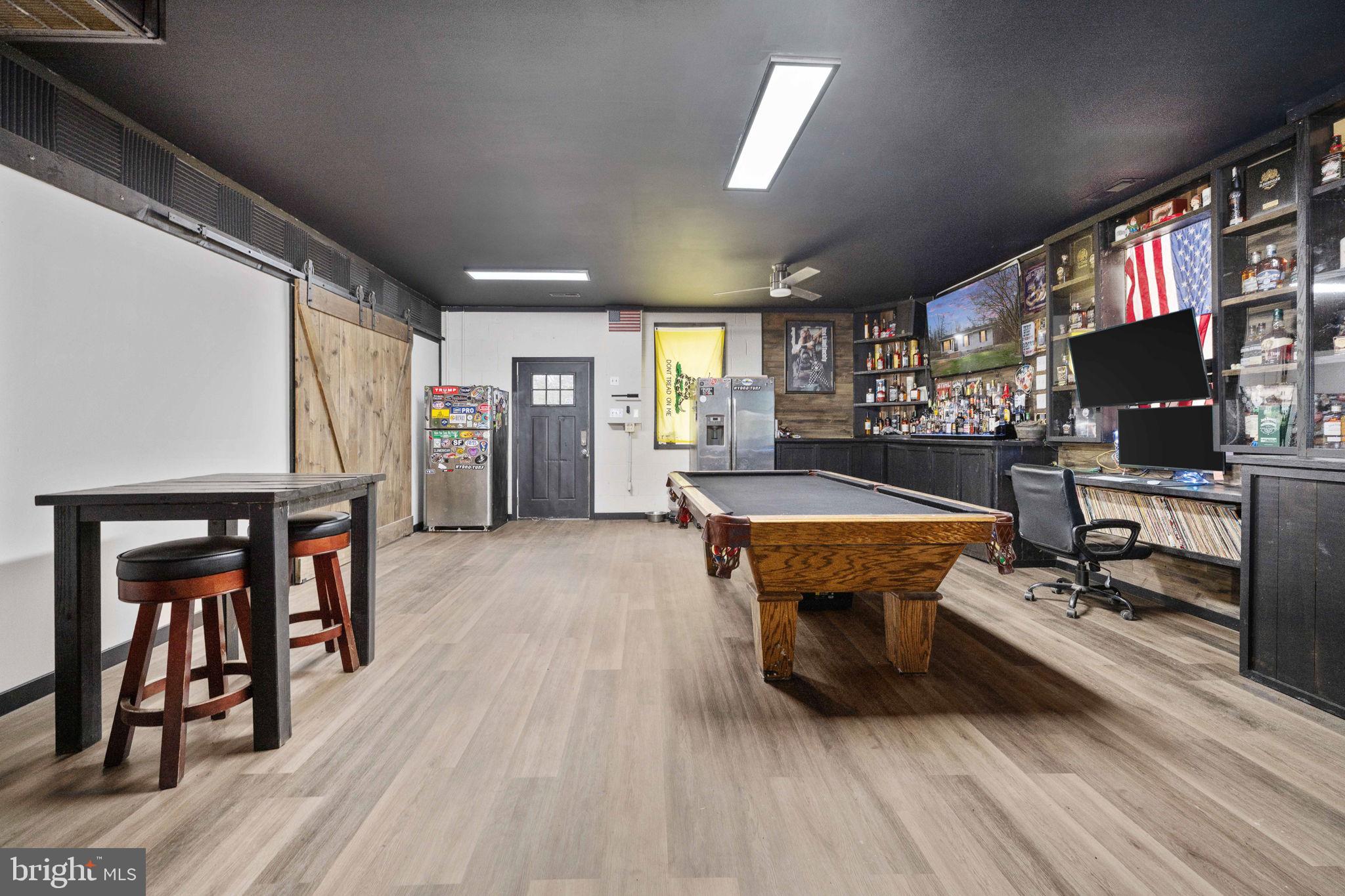 HOLLY ACRES - Residential