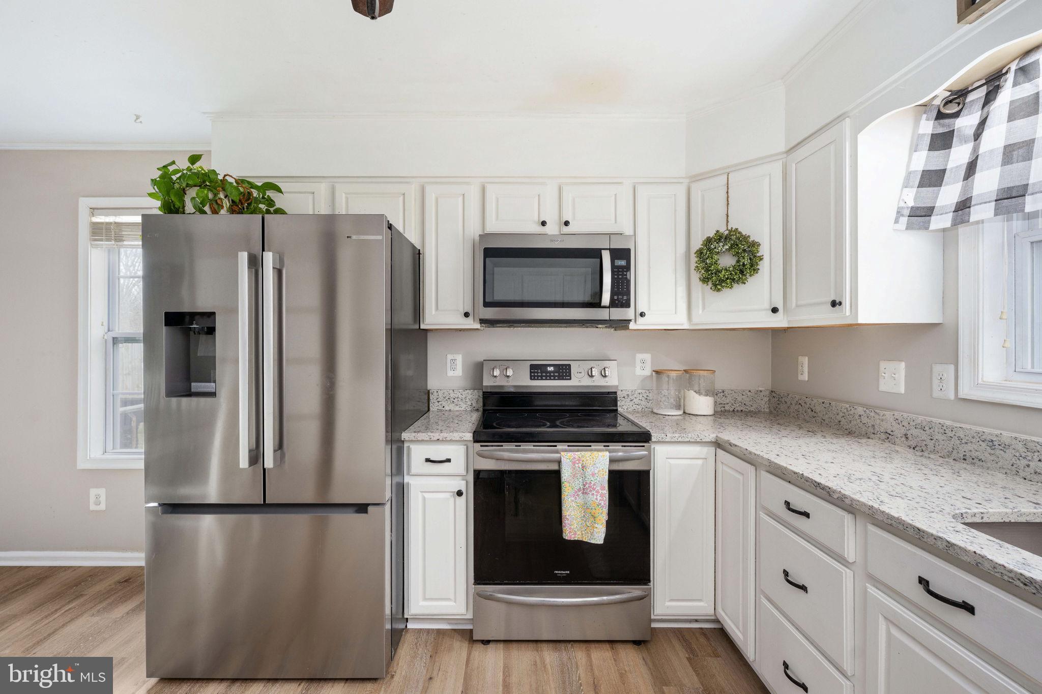 HOLLY ACRES - Residential