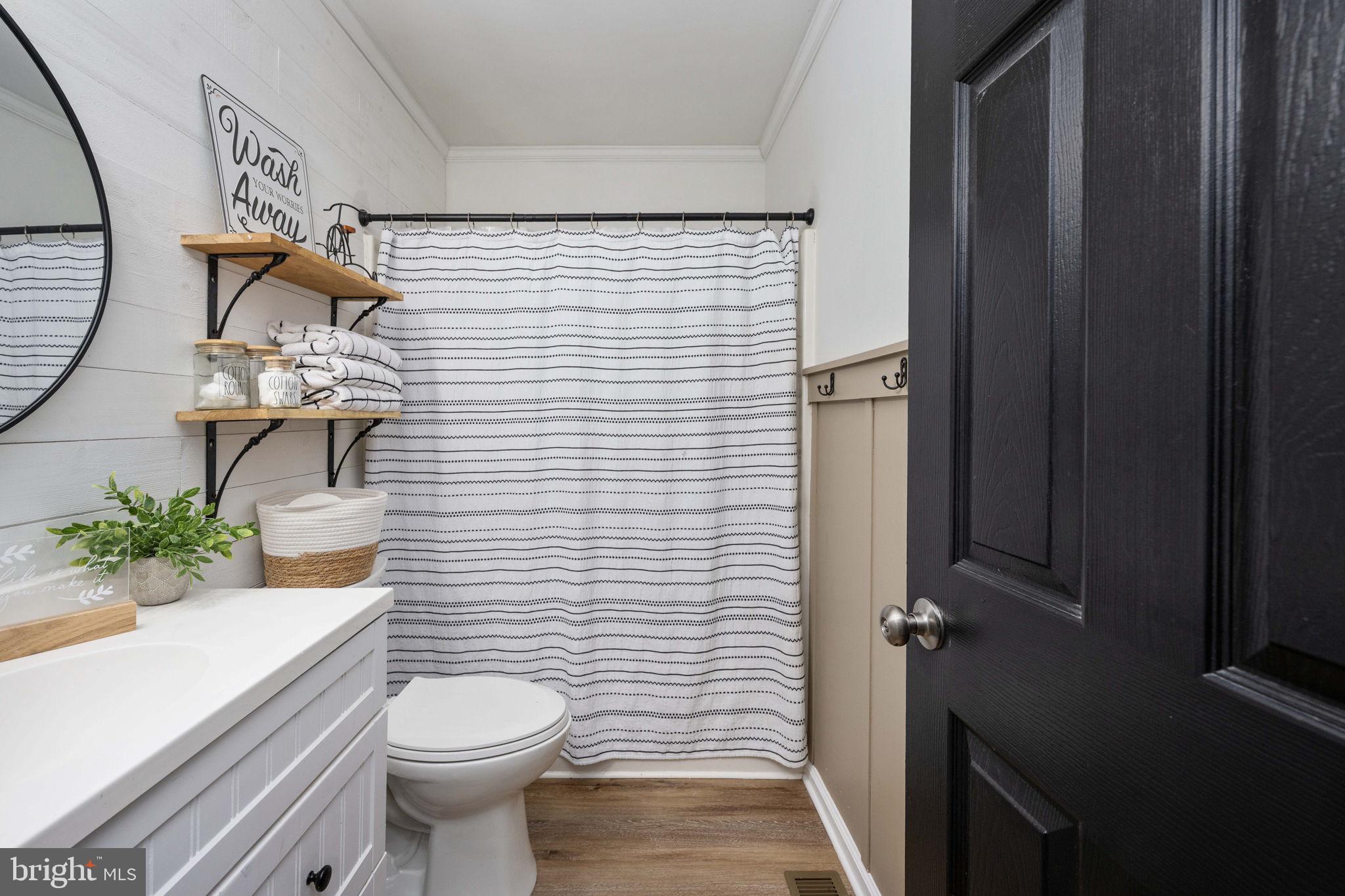 HOLLY ACRES - Residential