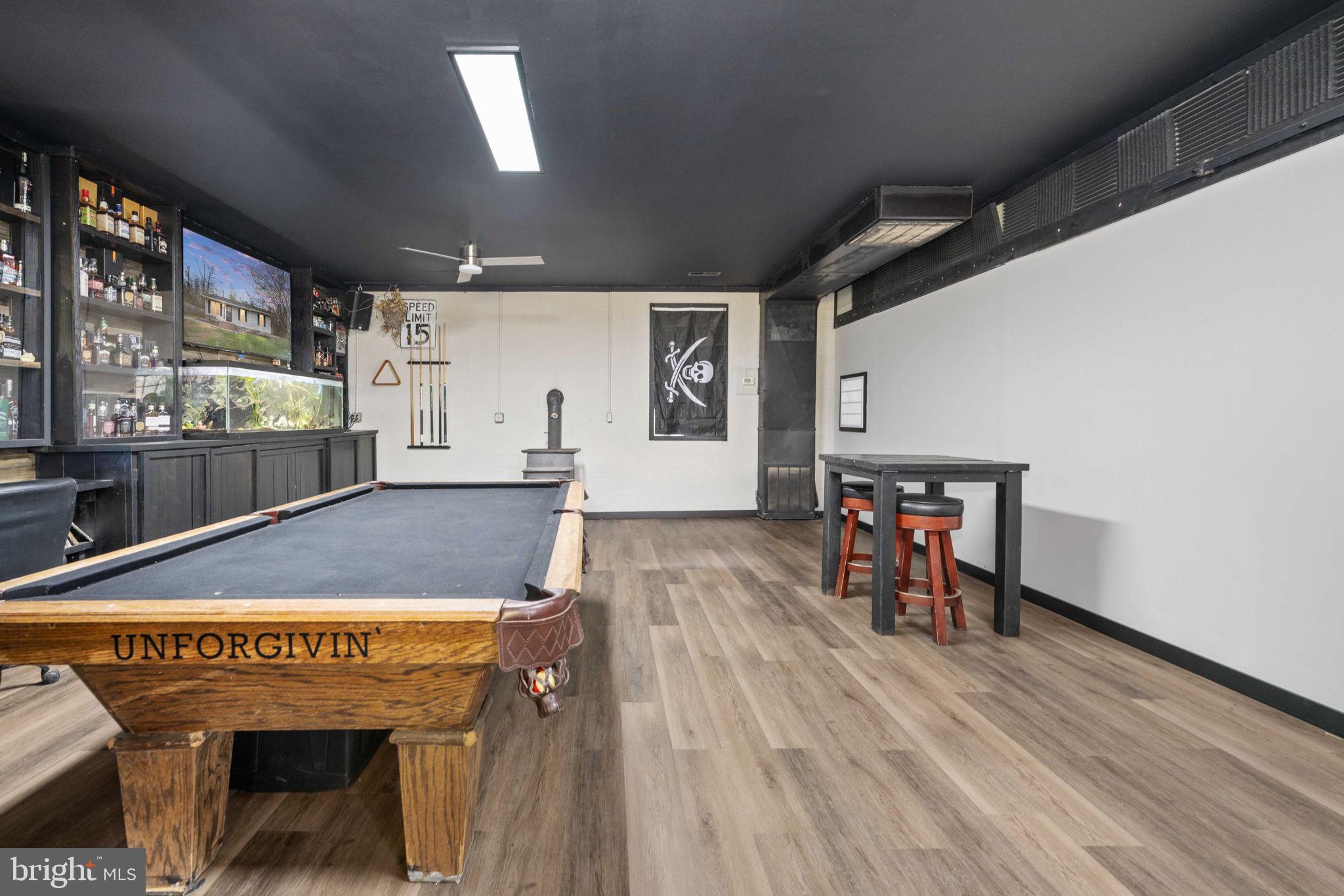 HOLLY ACRES - Residential