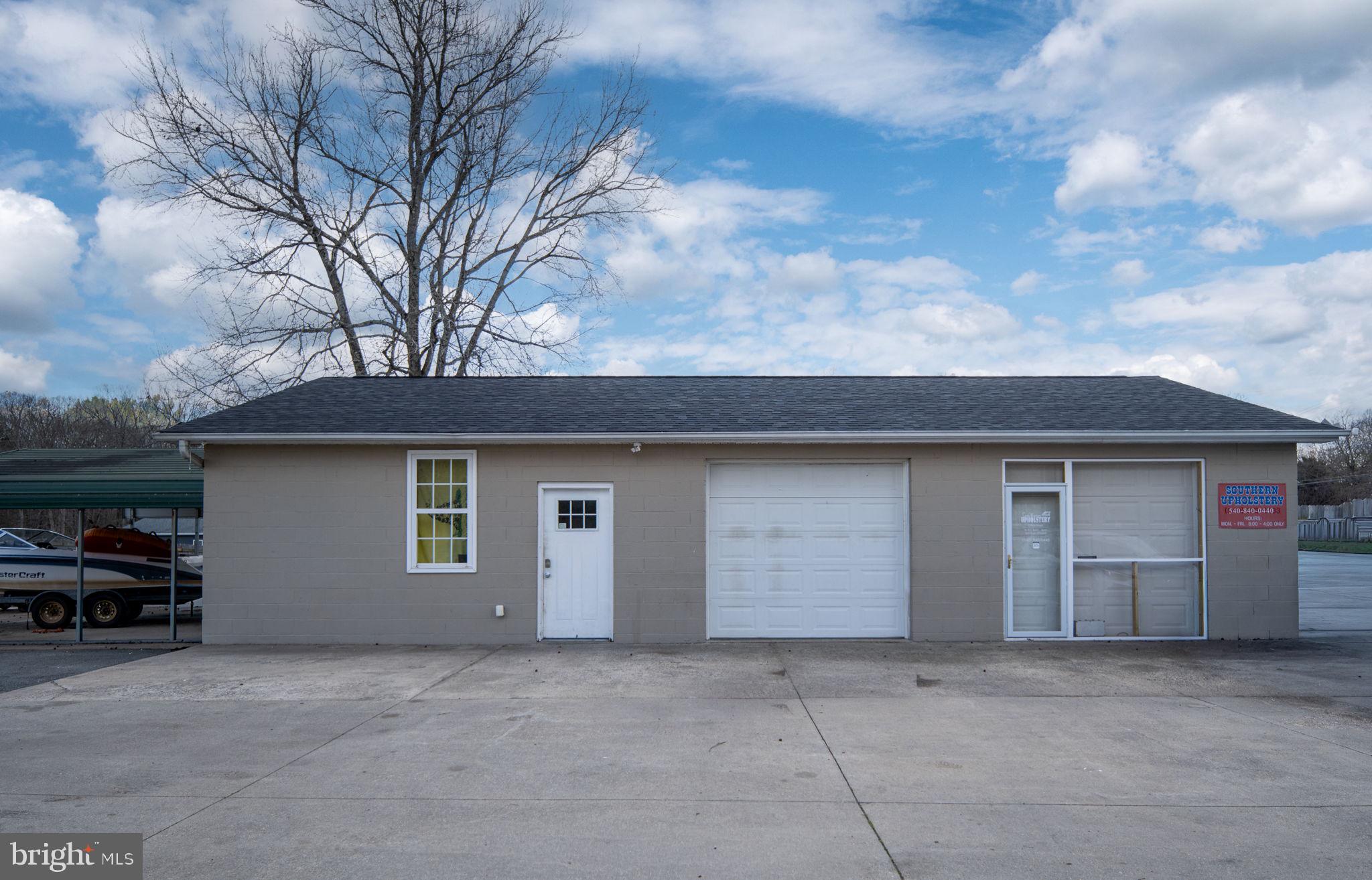 HOLLY ACRES - Residential