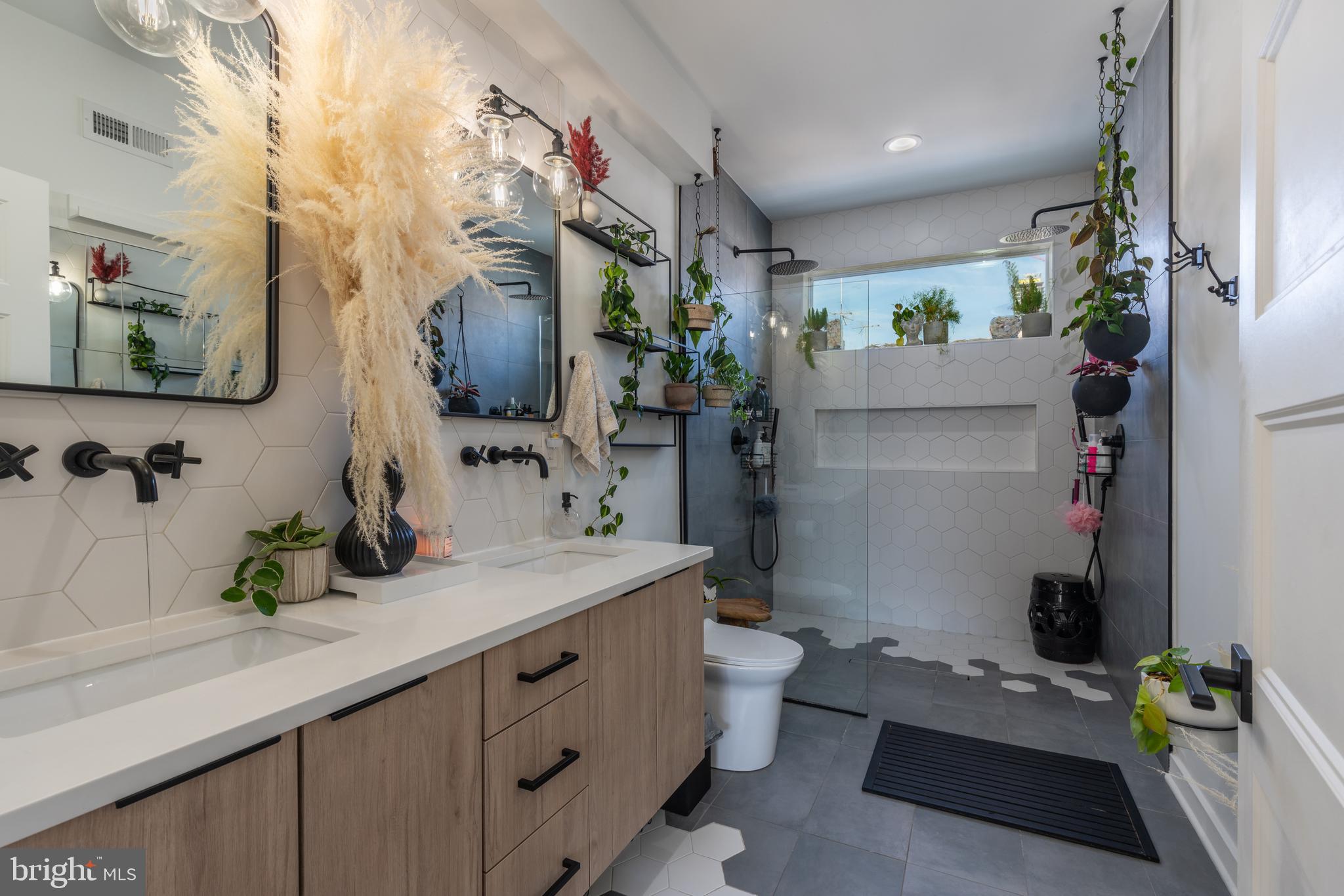 GRADUATE HOSPITAL - Residential