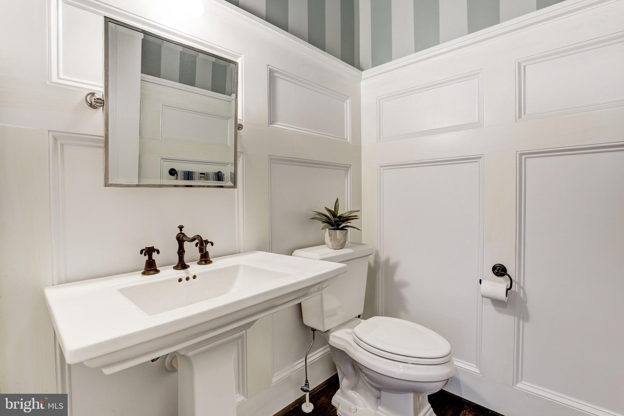 ENGLISH VILLAGE - Residential