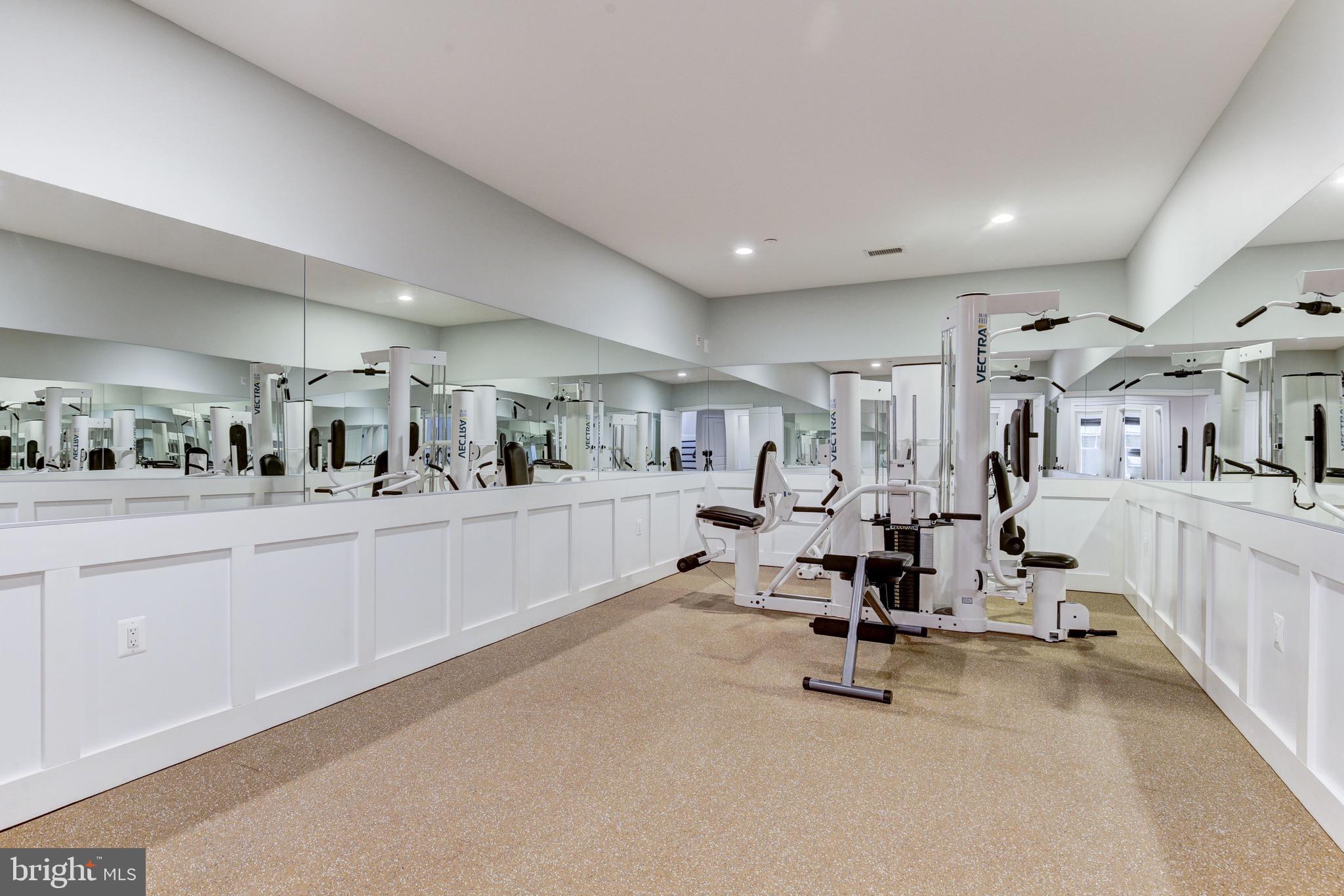 ENGLISH VILLAGE - Residential