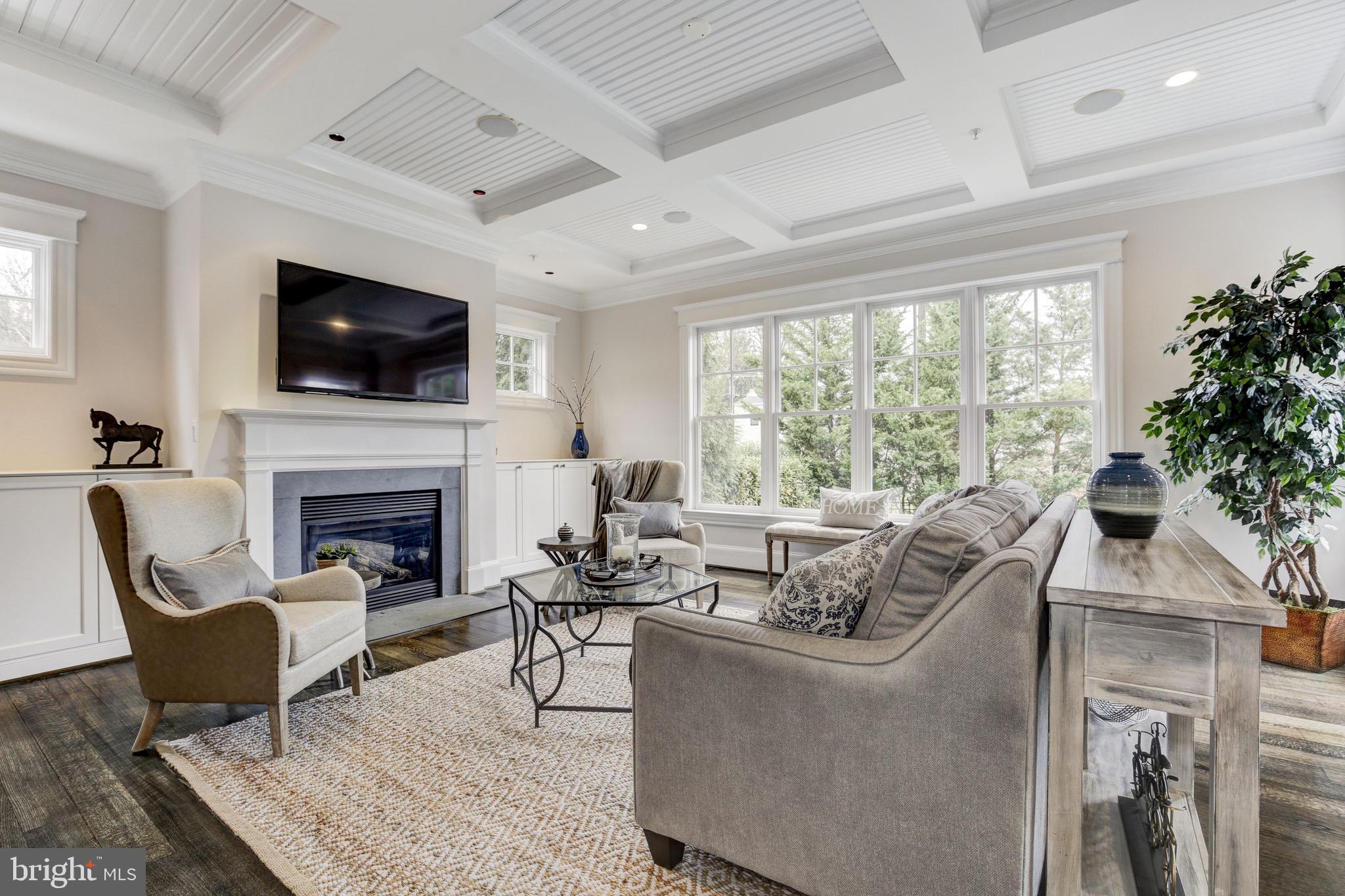 ENGLISH VILLAGE - Residential