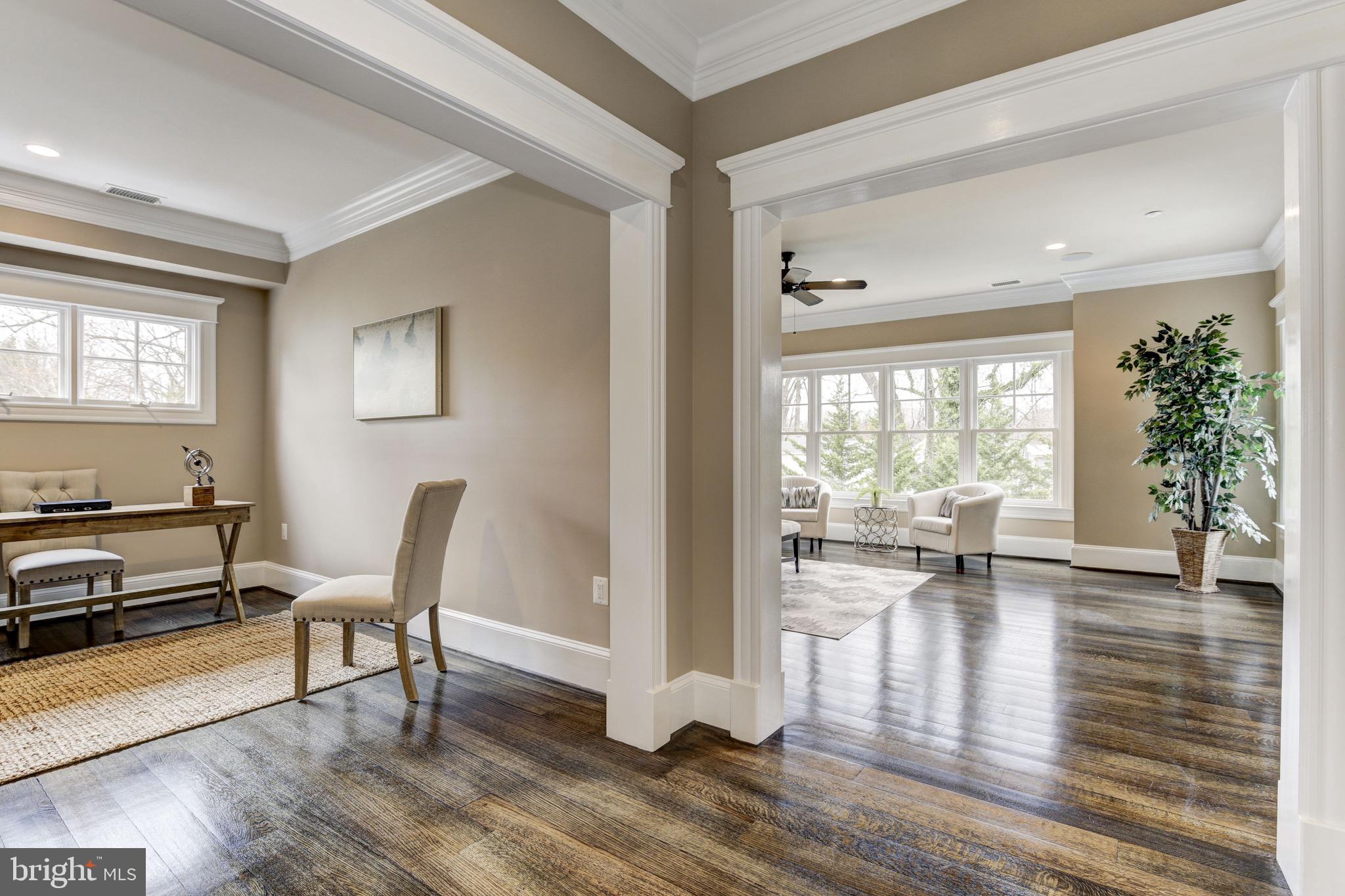 ENGLISH VILLAGE - Residential