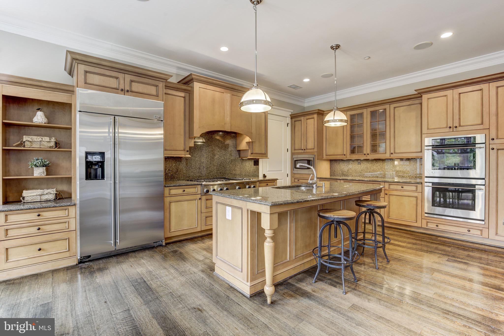 ENGLISH VILLAGE - Residential