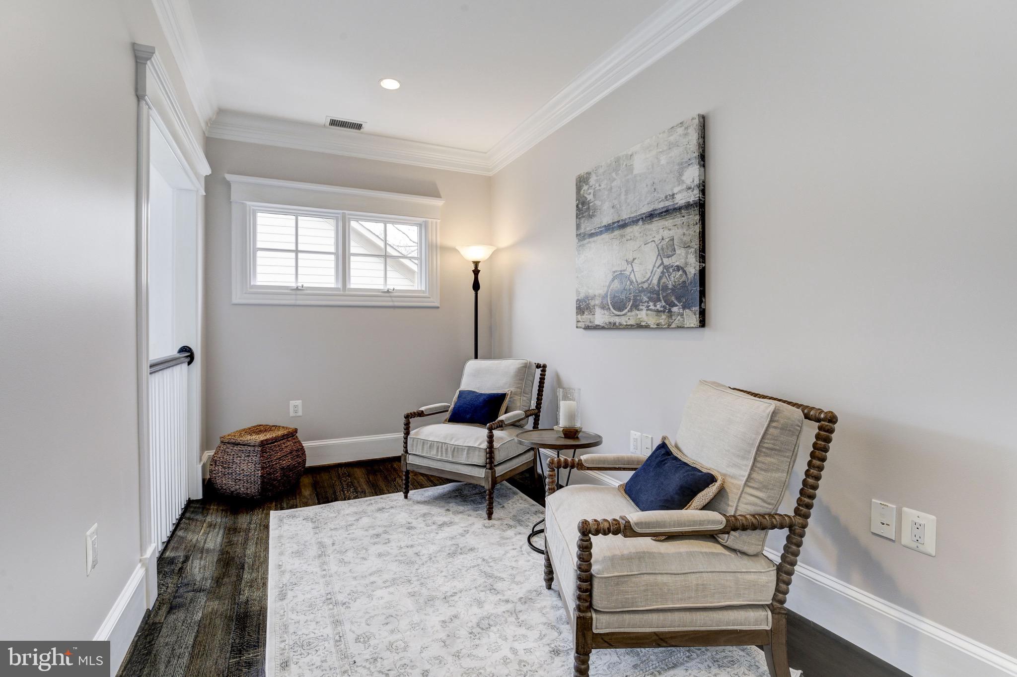 ENGLISH VILLAGE - Residential