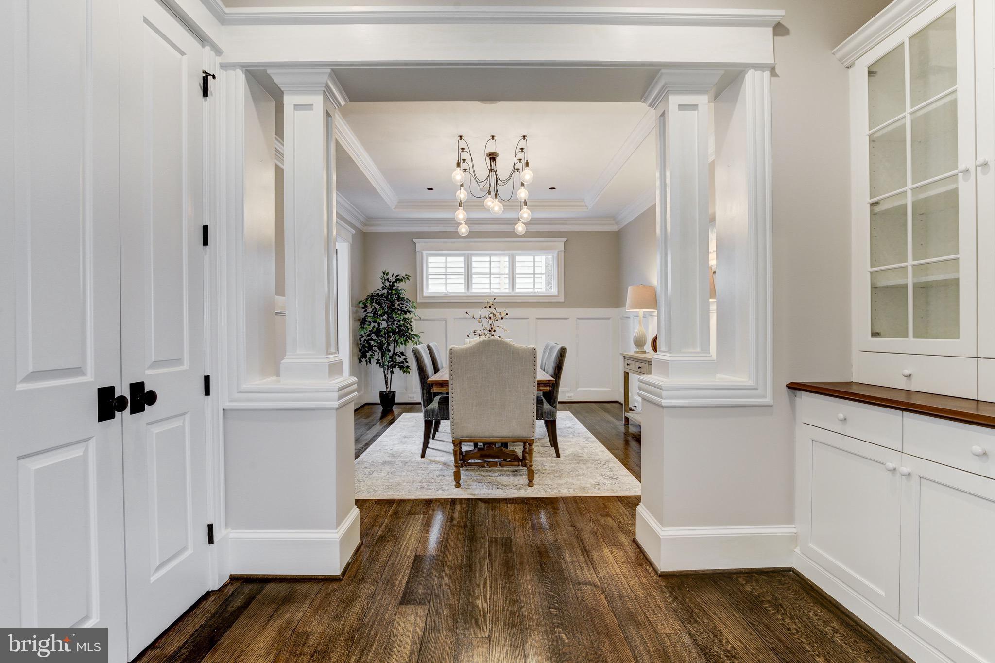 ENGLISH VILLAGE - Residential