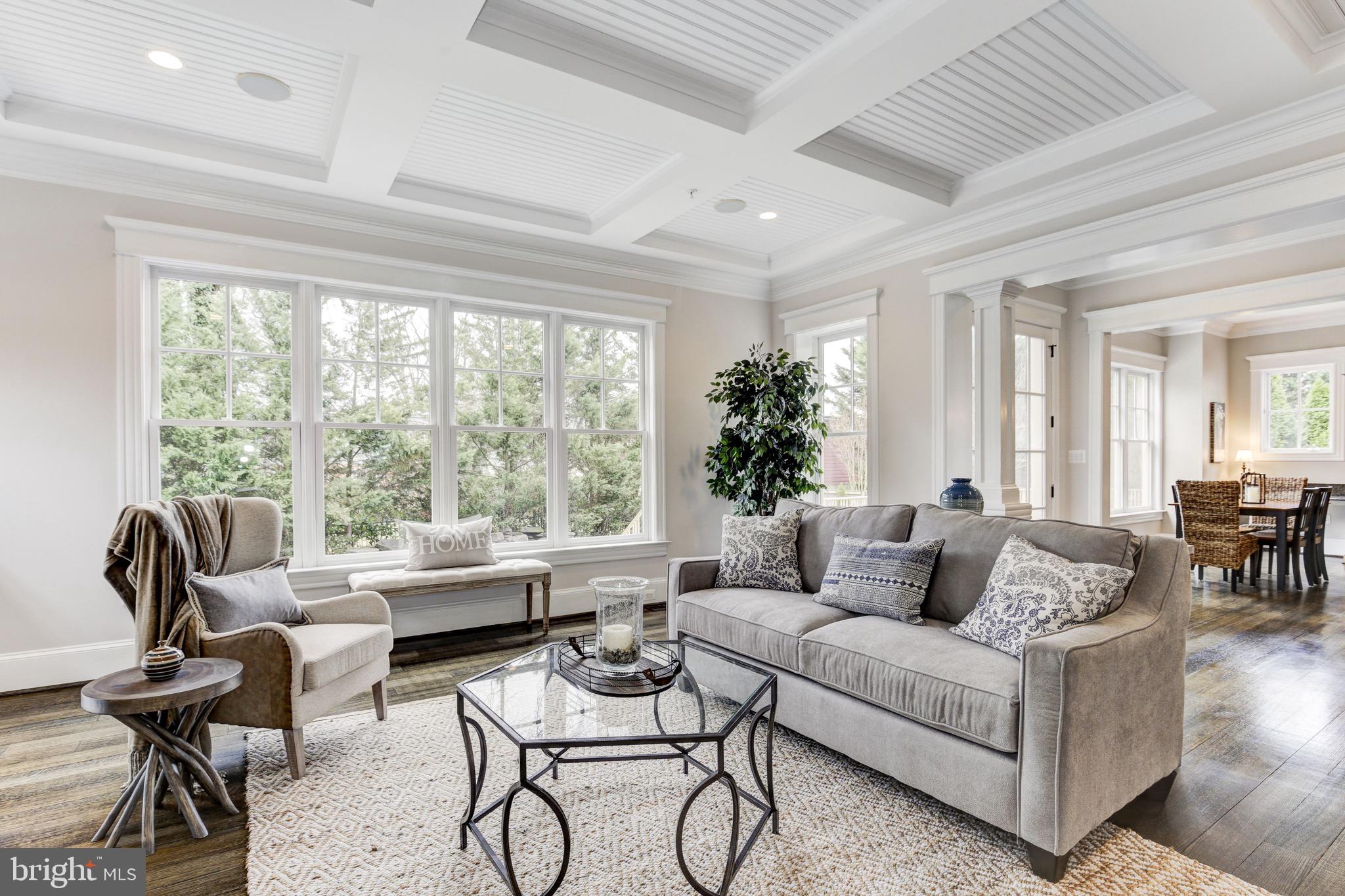 ENGLISH VILLAGE - Residential