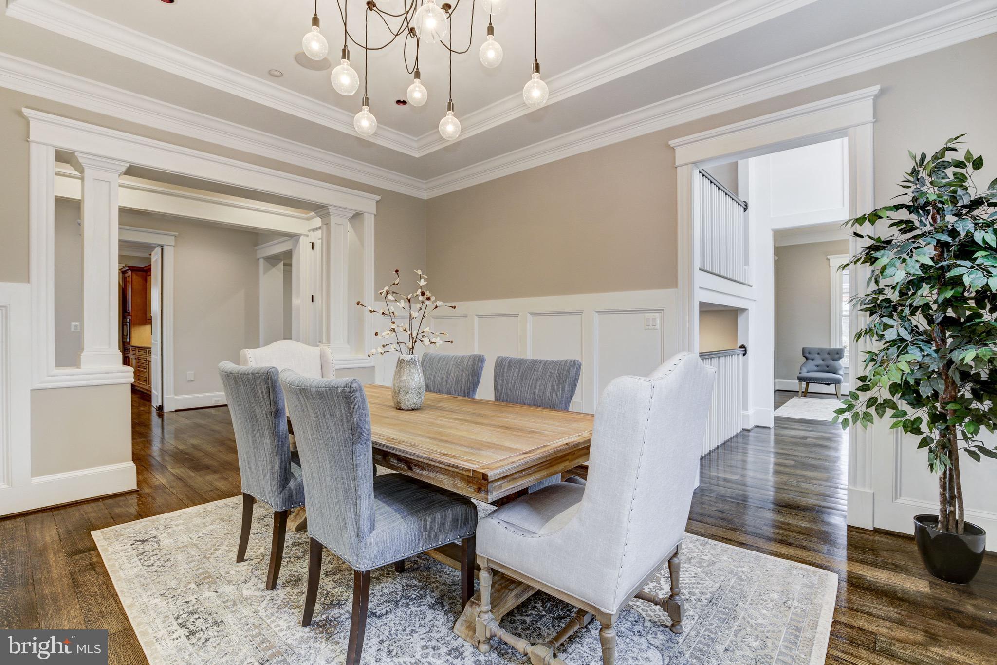 ENGLISH VILLAGE - Residential