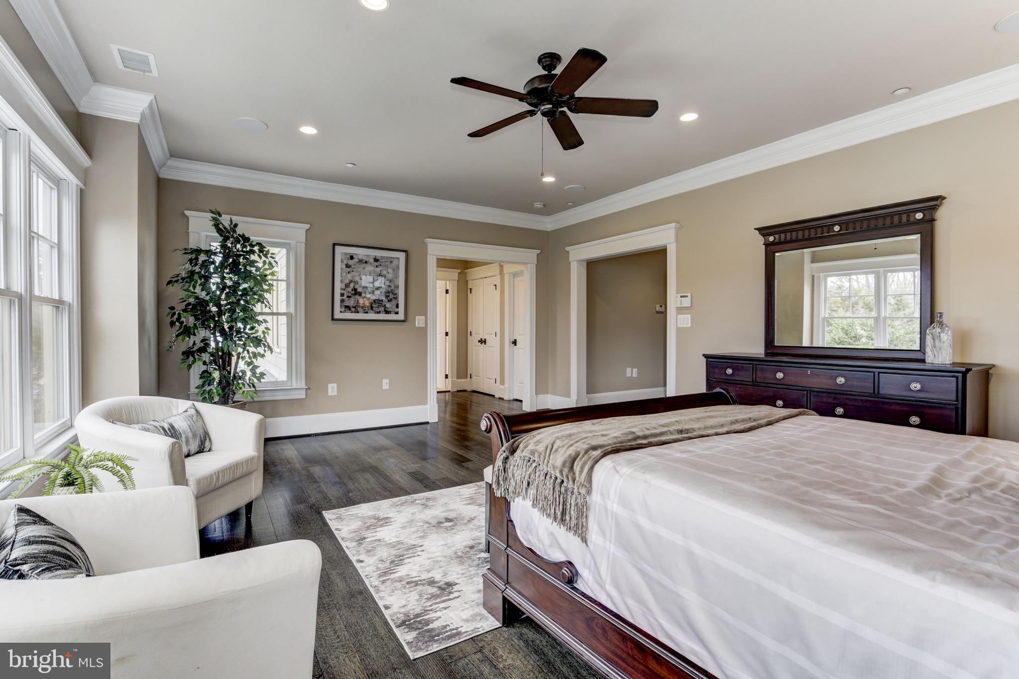 ENGLISH VILLAGE - Residential