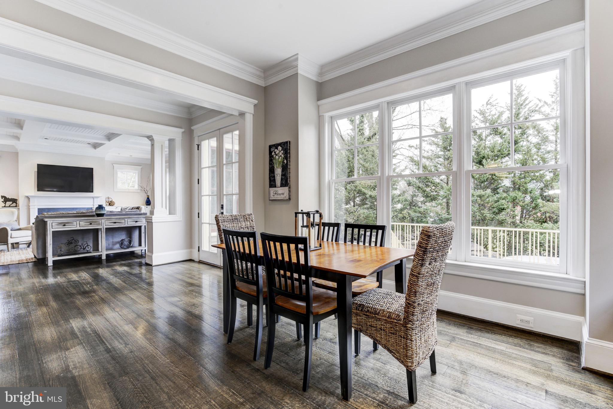 ENGLISH VILLAGE - Residential